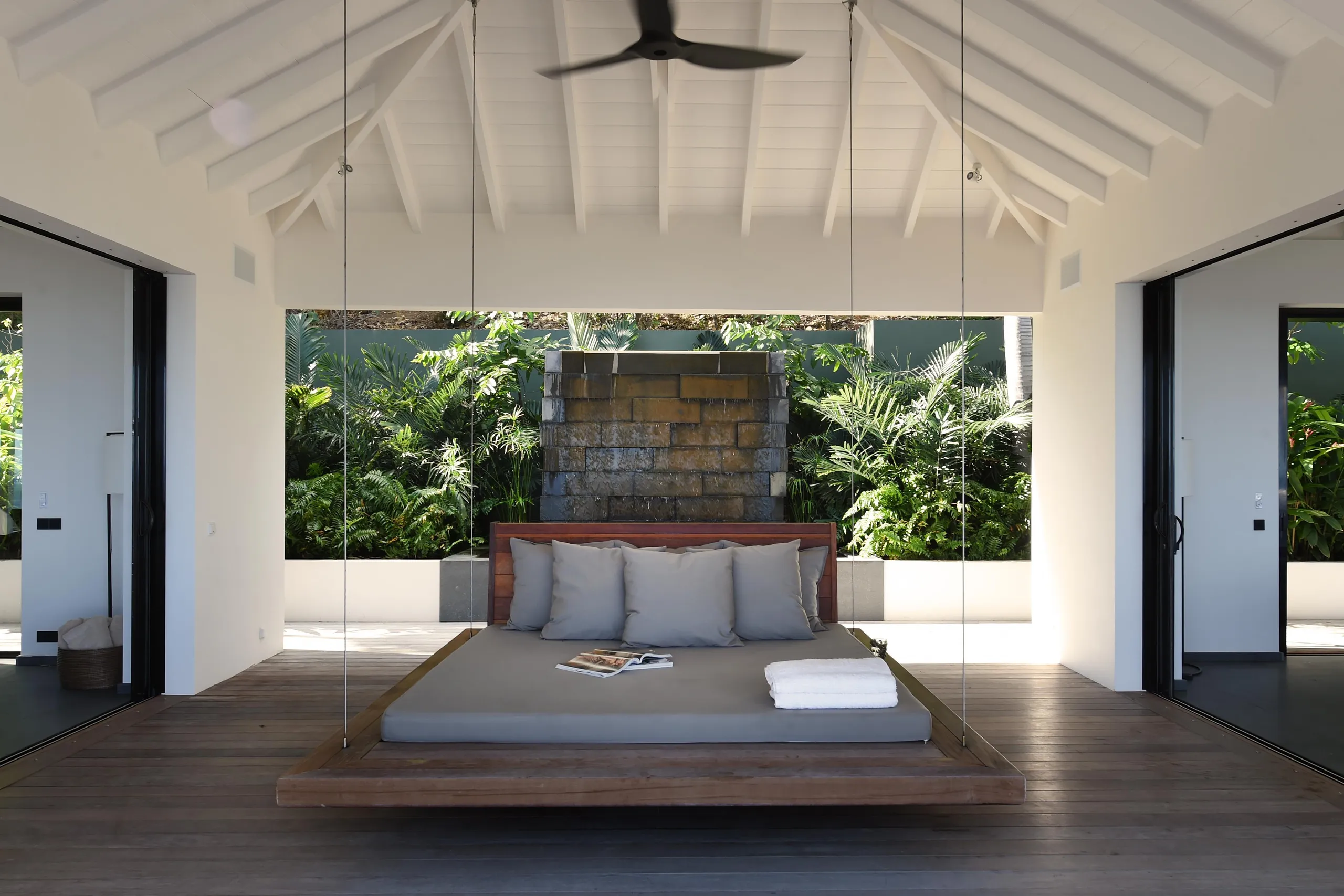 Elegant Seaview Villa with Private Pool and Fitness Room — photograph 7