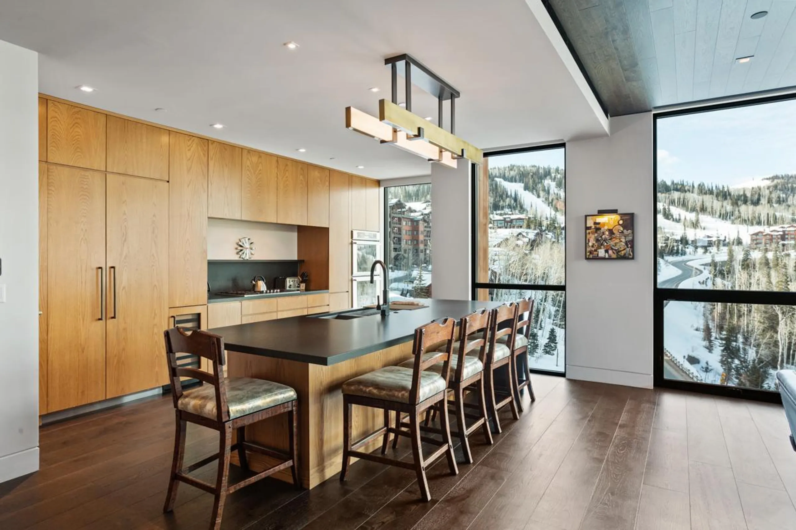 Park City Penthouse Retreat with Incredible Mountain Views — photograph 6
