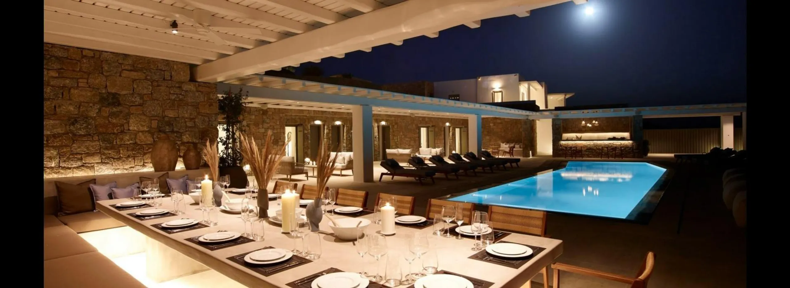 Luxurious Retreat with Breathtaking Views — photograph 2