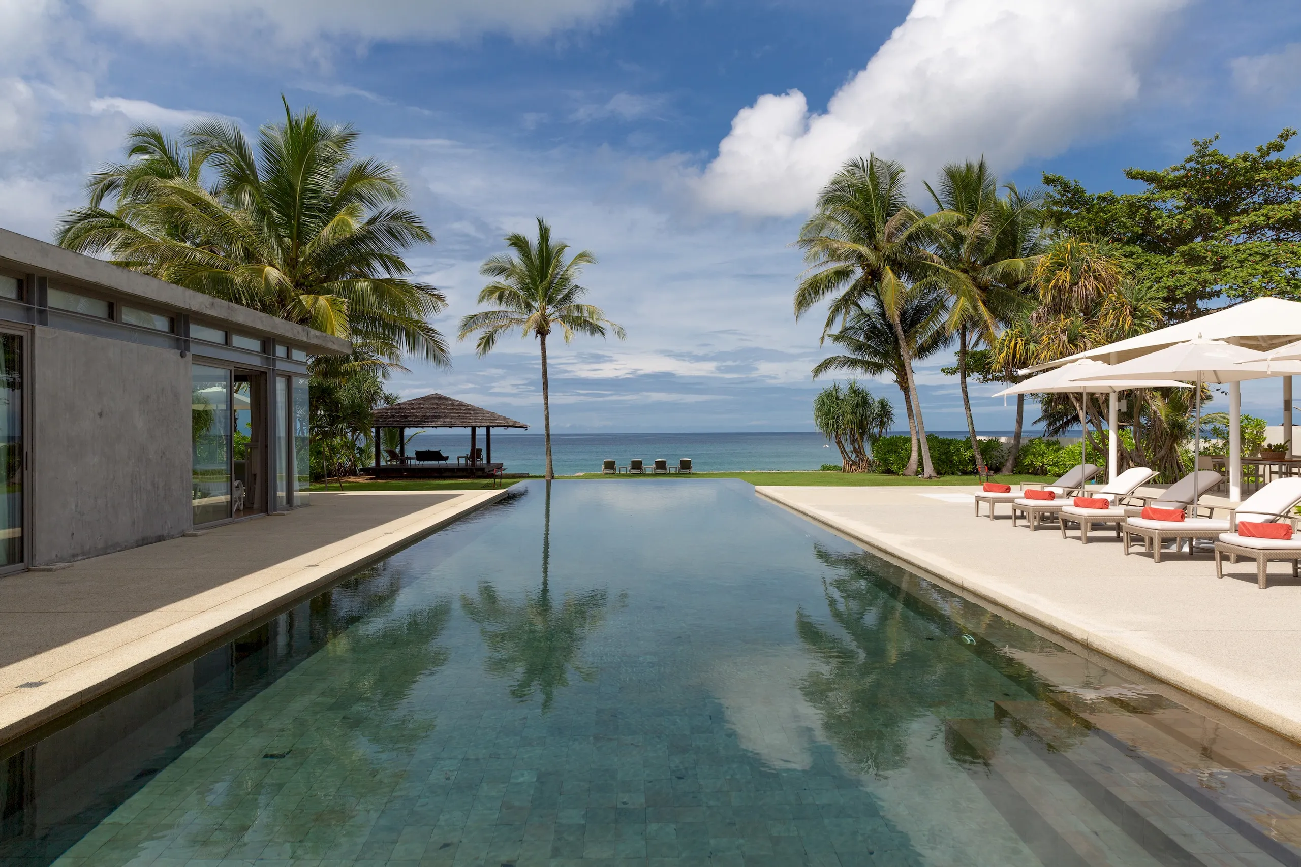 Serene Seaview Villa with Infinity Pool — photograph 2
