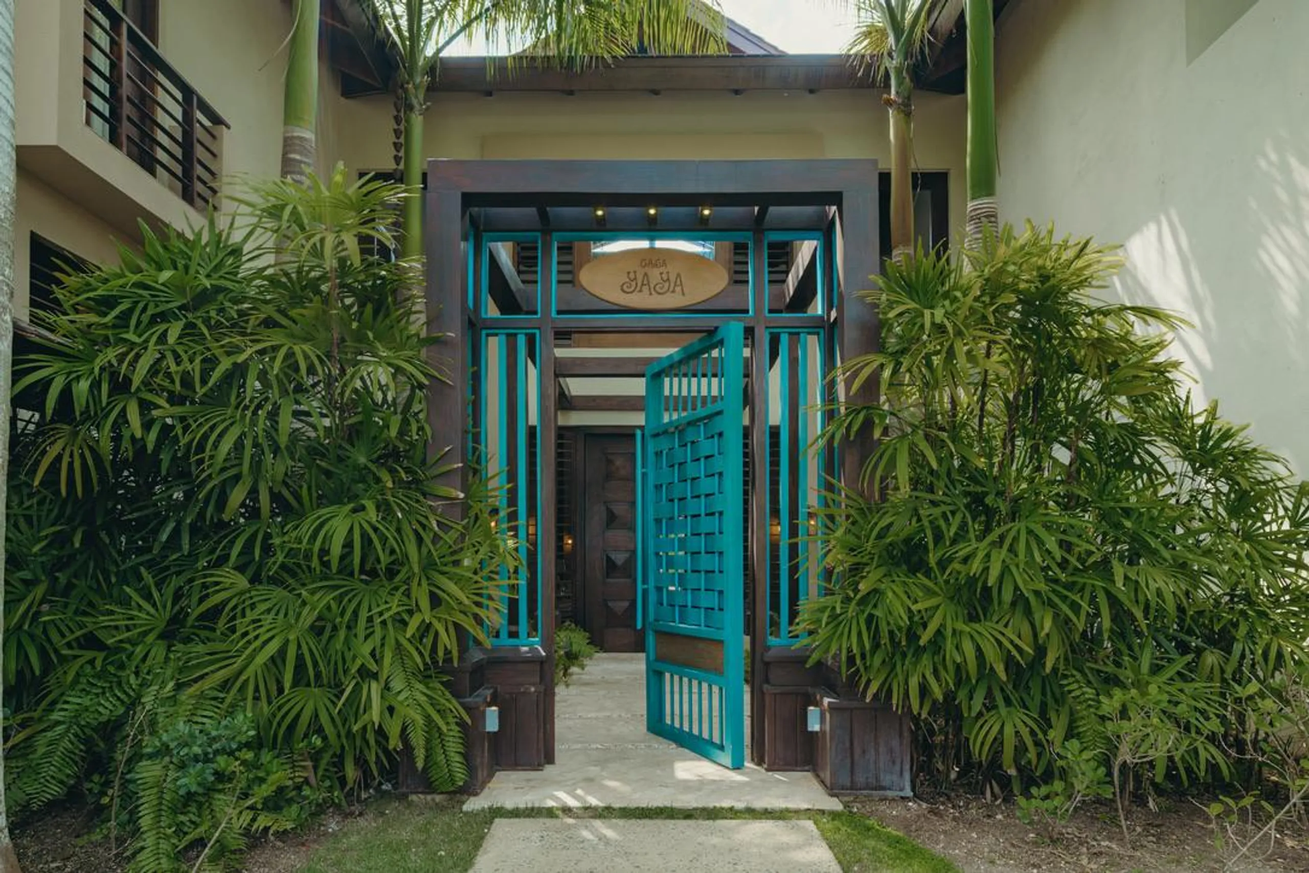 Enchanting Punta Cana Retreat with Private Pool and Tropical Gardens — photograph 9