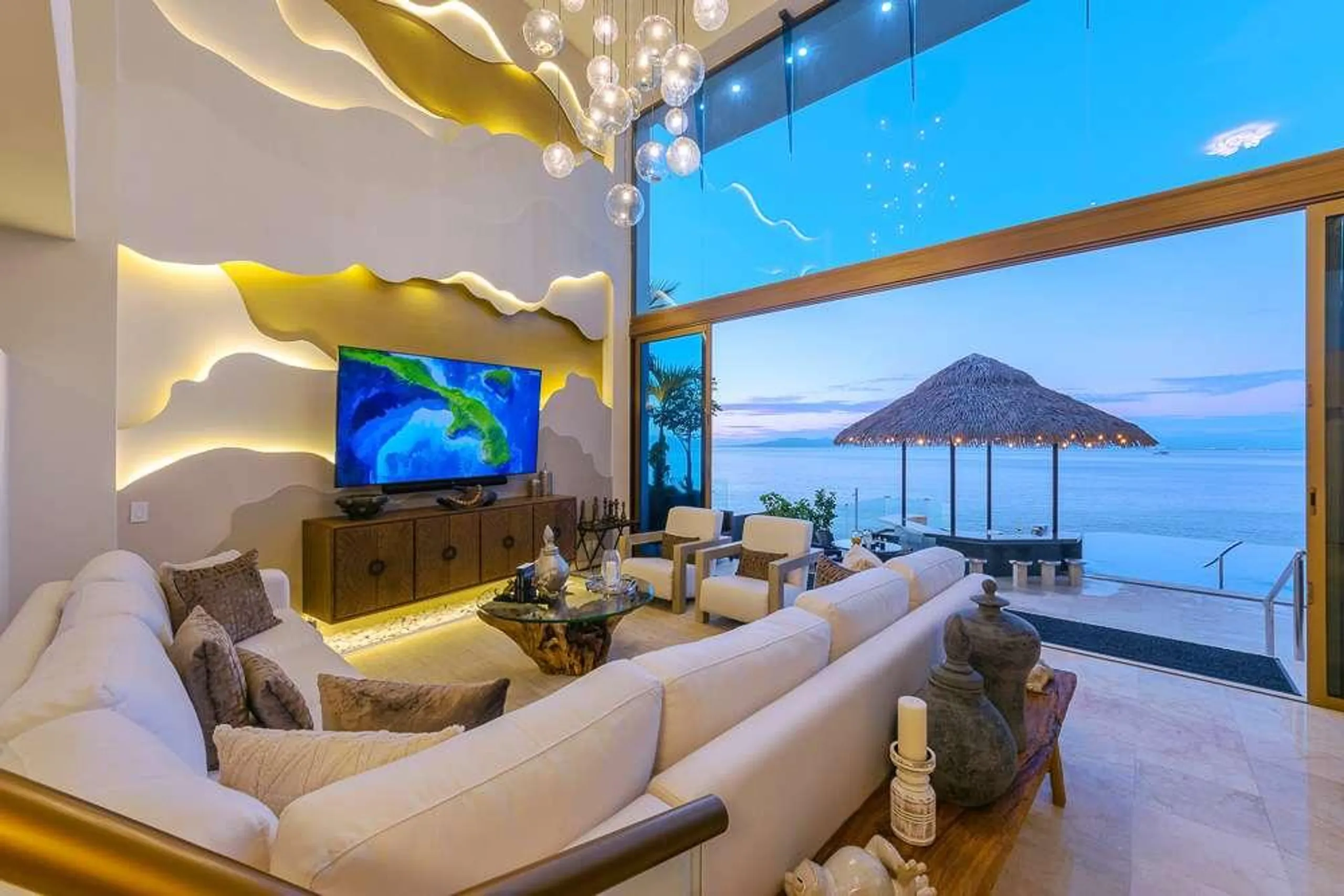 Casa Celestial Oceanfront Cliff Estate with Infinity Pool — photograph 3