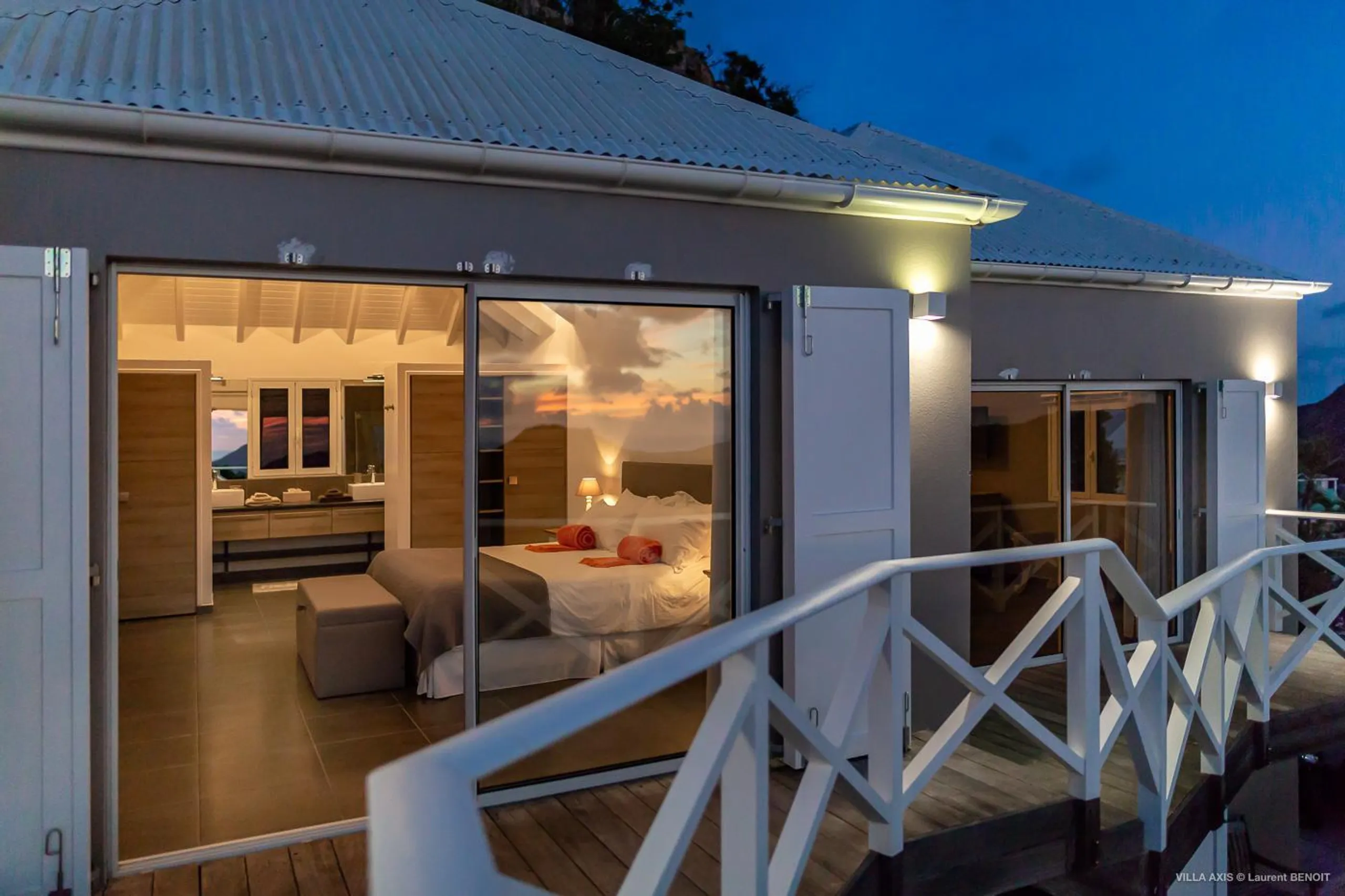 Exceptional Bay View Villa with Private Pool and Gazebo — photograph 11