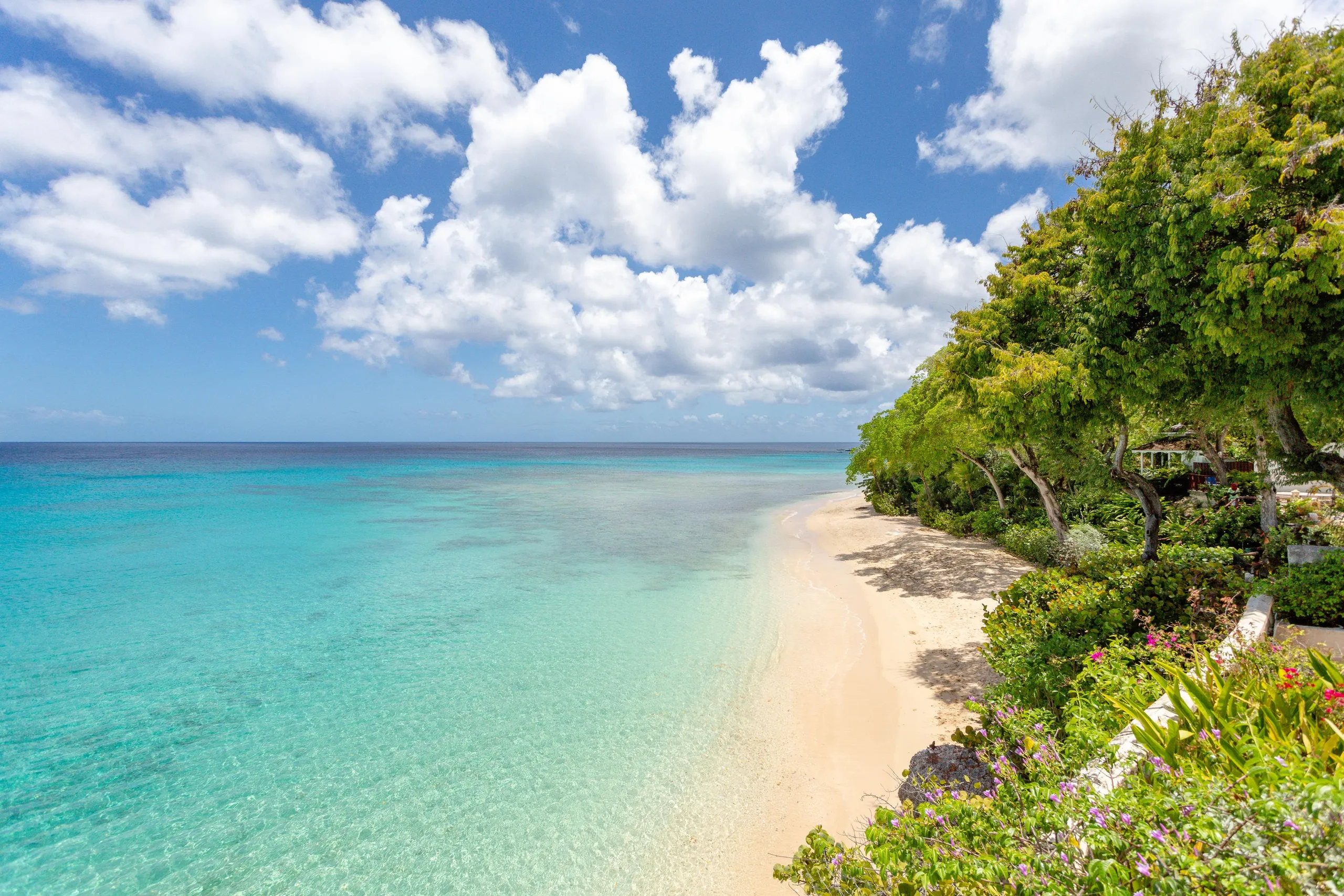 Barbados Magnificient Beachfront Villa with Calming Sea Views — photograph 12