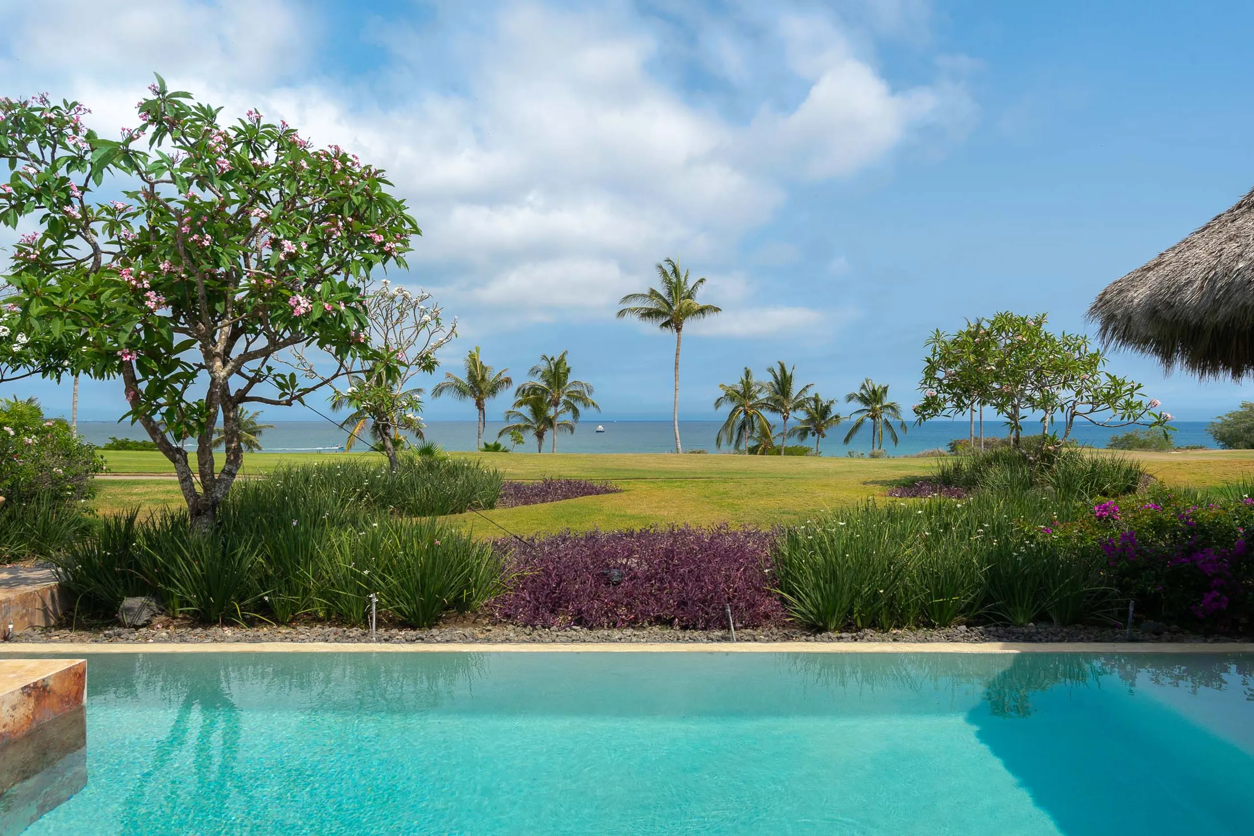 Sophisticated Lagos del Mar Villa with Private Pool & Panoramic Views — photograph 8