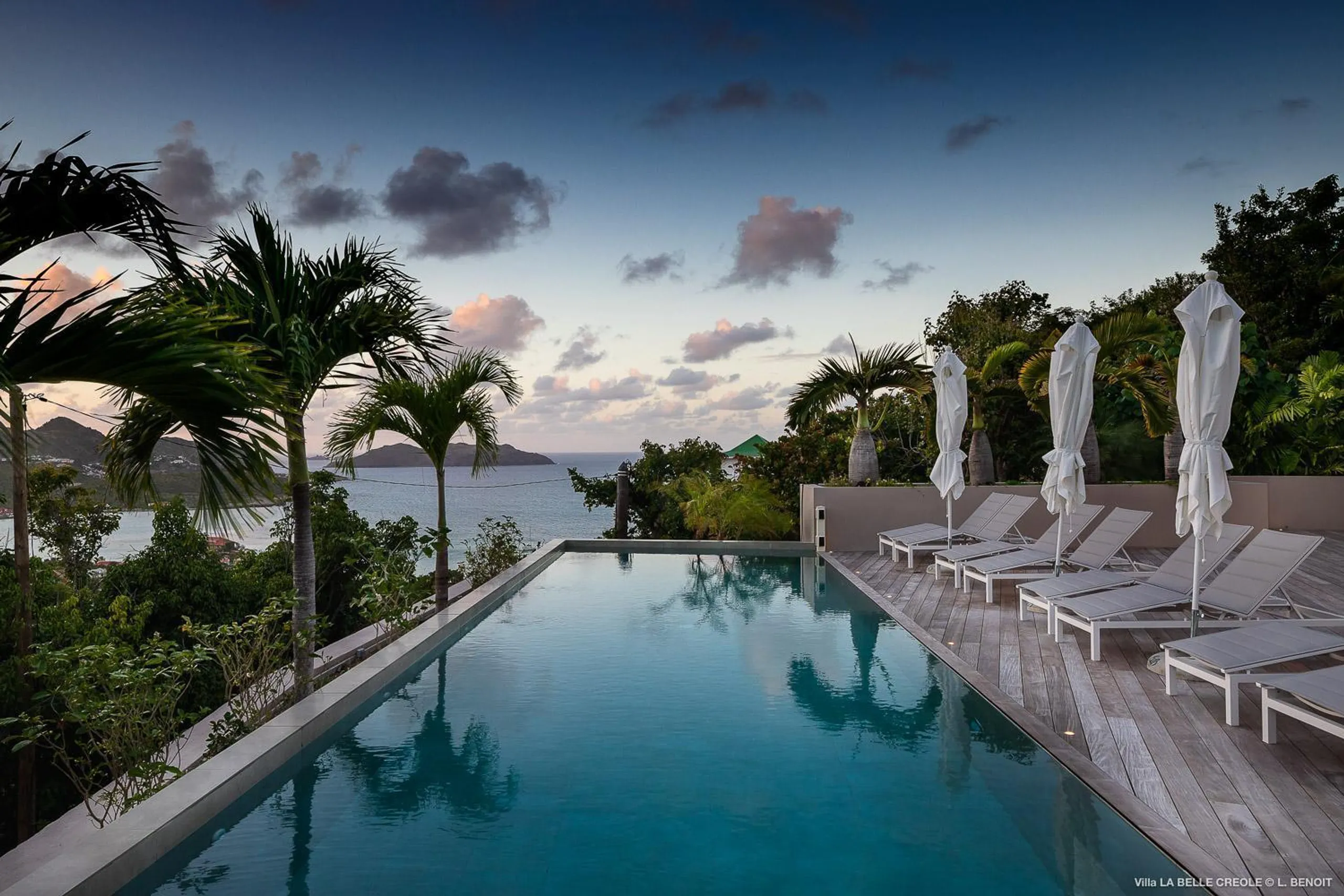 Posh St Jean Luxury Seaview Villa with Private Pool — photograph 4