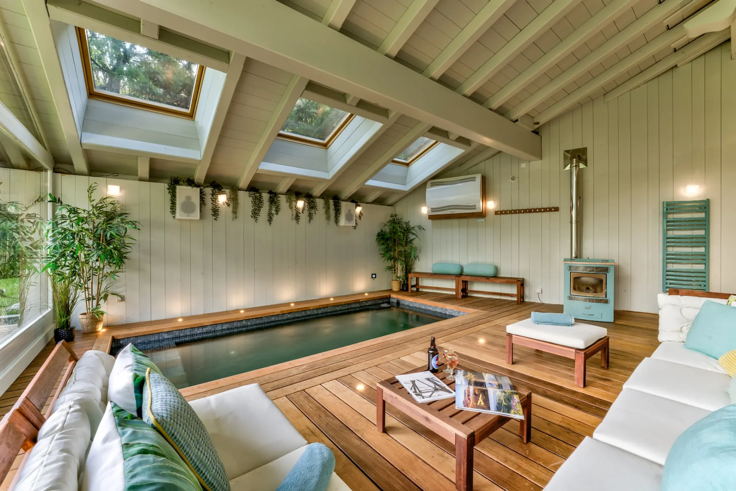 Alluring 5-Bedroom Les Moussoux Chalet with Swim Spa, Sauna, and Unmatched Mont-Blanc Views — photograph 8