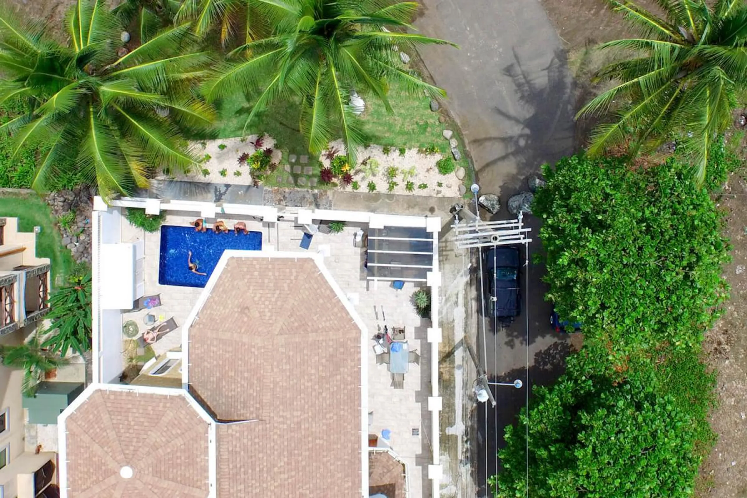 Deluxe Beachfront Nine Bedroom Villa with Private Pool and Ocean View — photograph 4