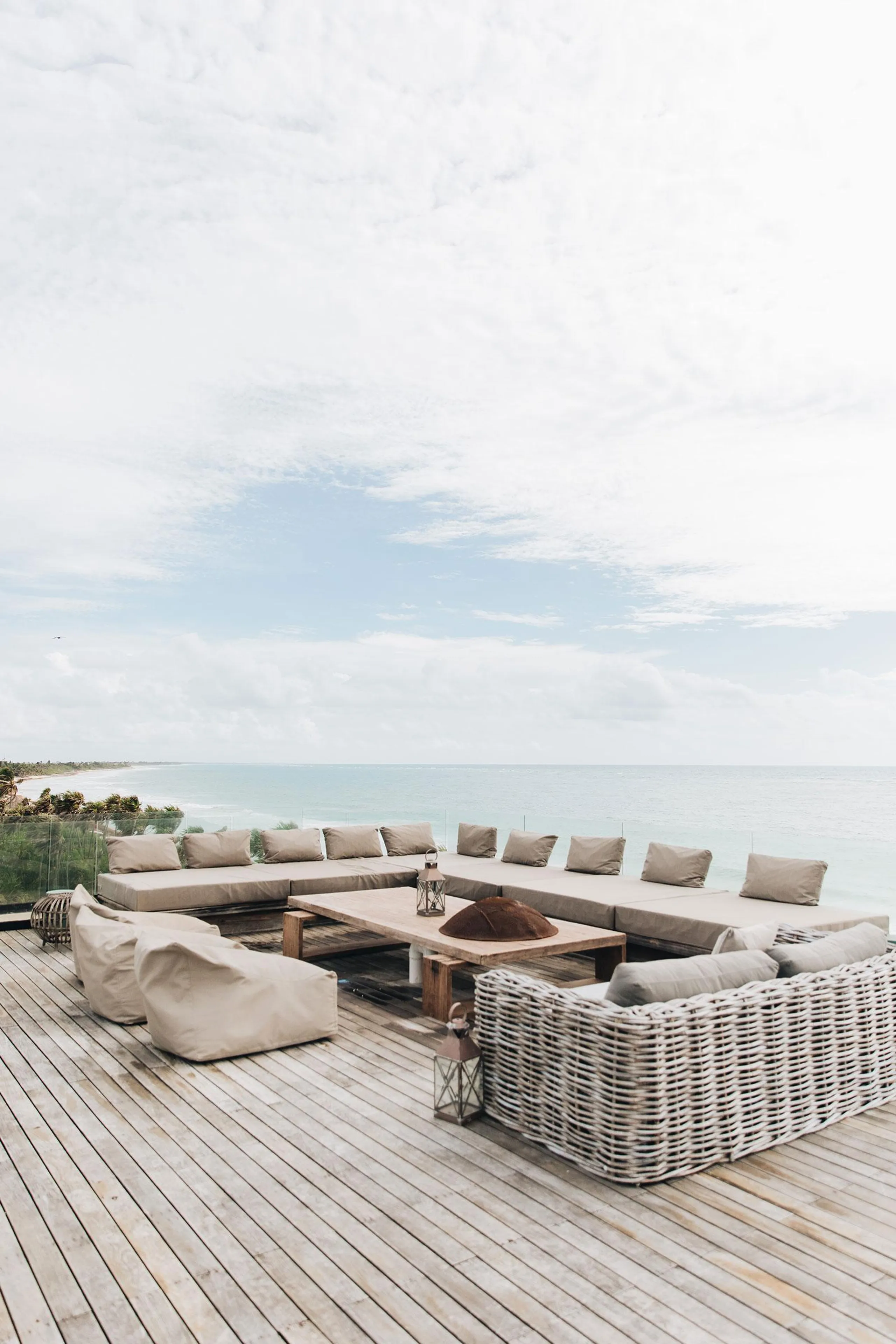 Private and Secluded Captivating Eco-Luxe Villa with Pool and Ocean Views — photograph 11