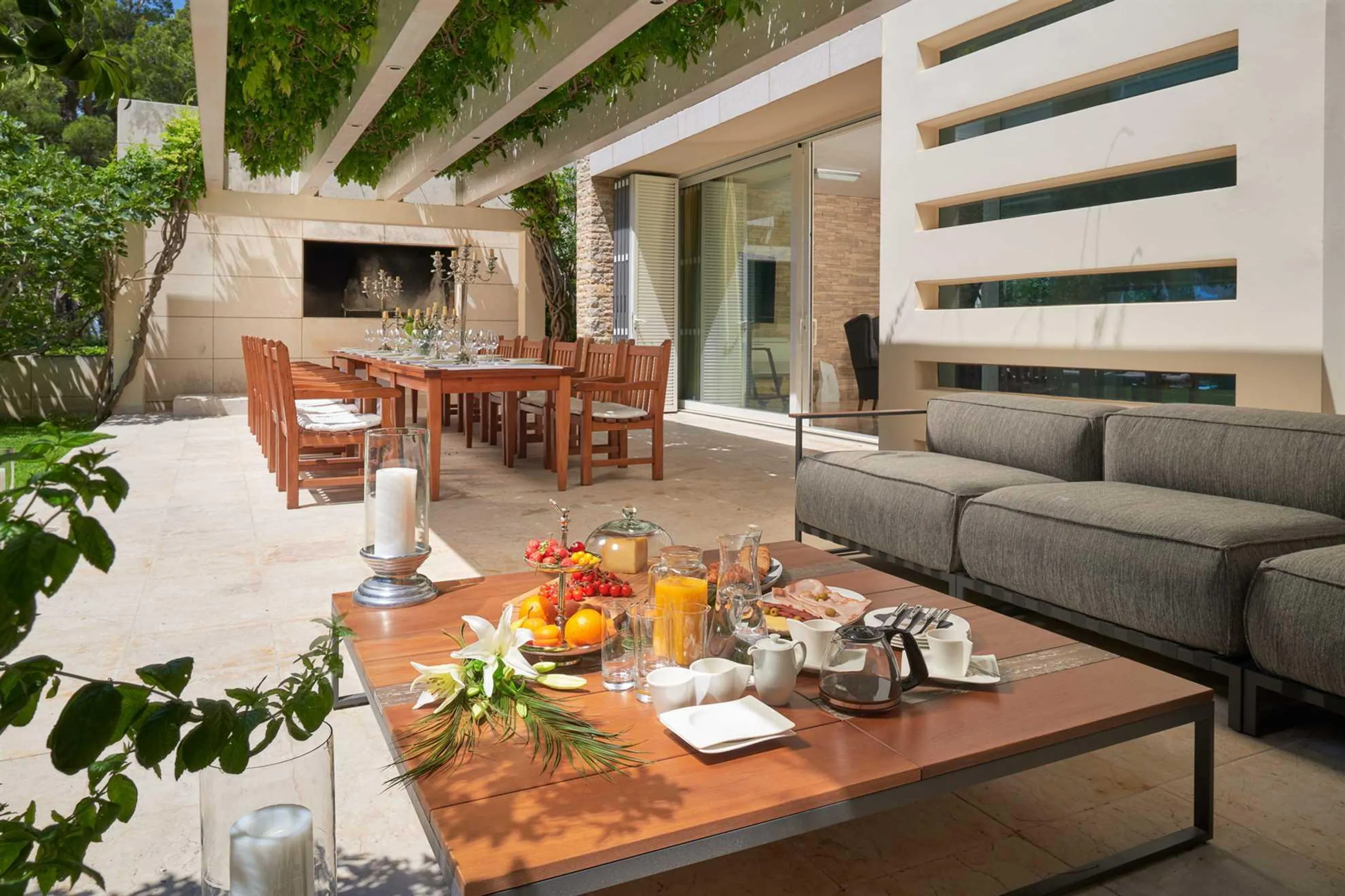 Breathtaking 6 Bedroom Villa with Private Pool and Lush Surroundings — photograph 12