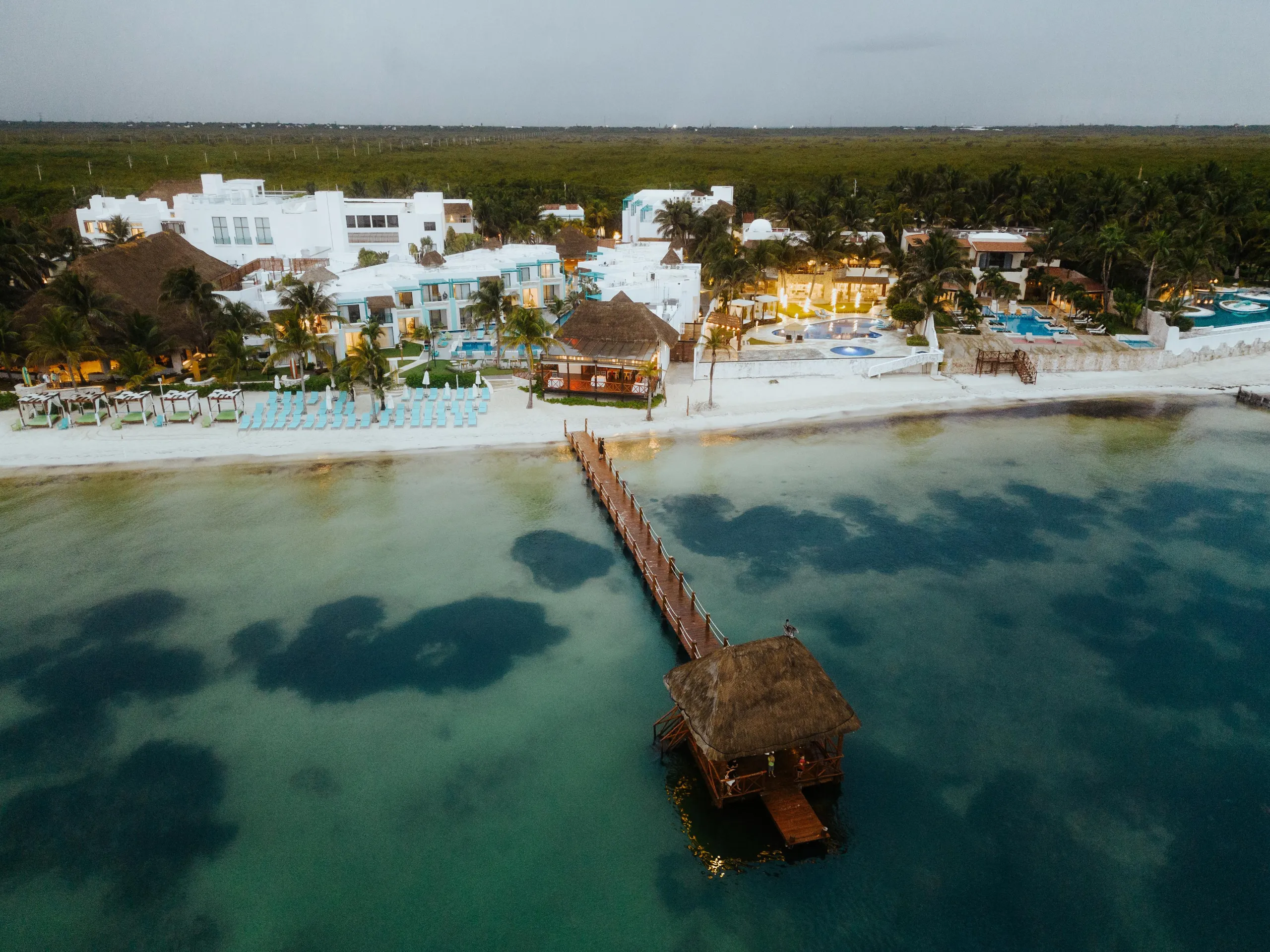 Puerto Morelos Luxury Beachfront Estate with Pool, Hot Tub and Ocean Views — photograph 10