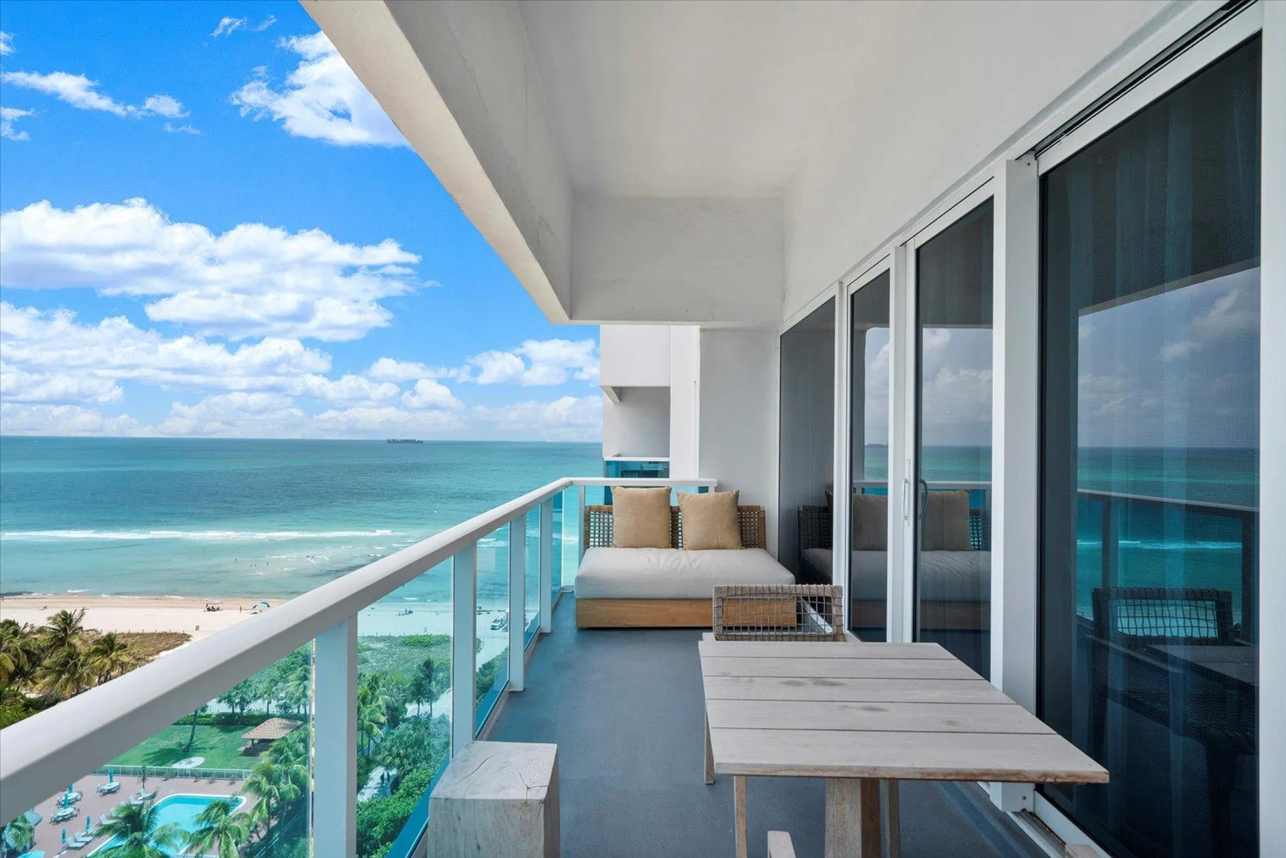 Miami Beach Ocean View Penthouse with Resort Style Amenities, Miami