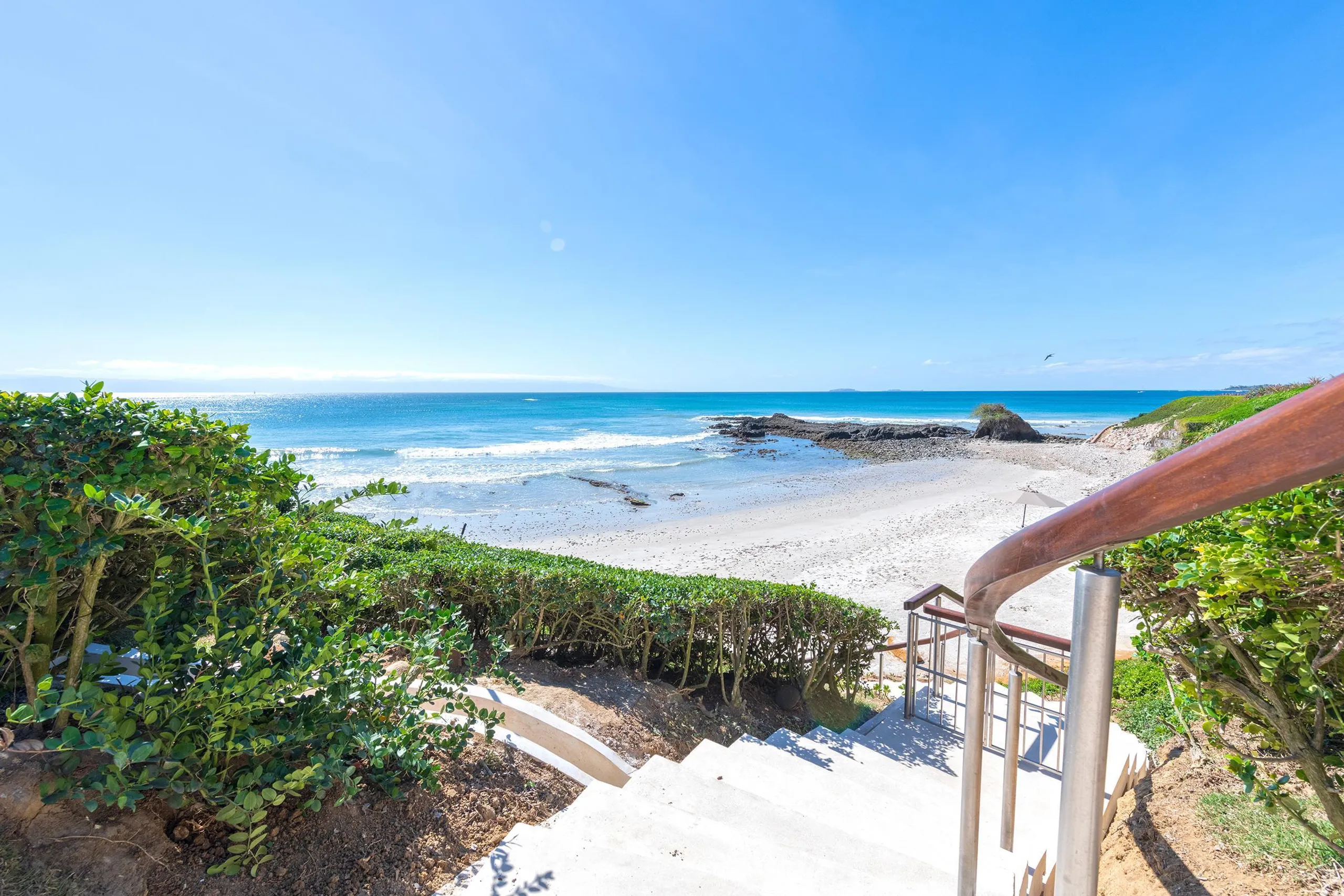 Rancho Estate Beach Front Villa with Private Pool and Incredible Ocean Views — photograph 6