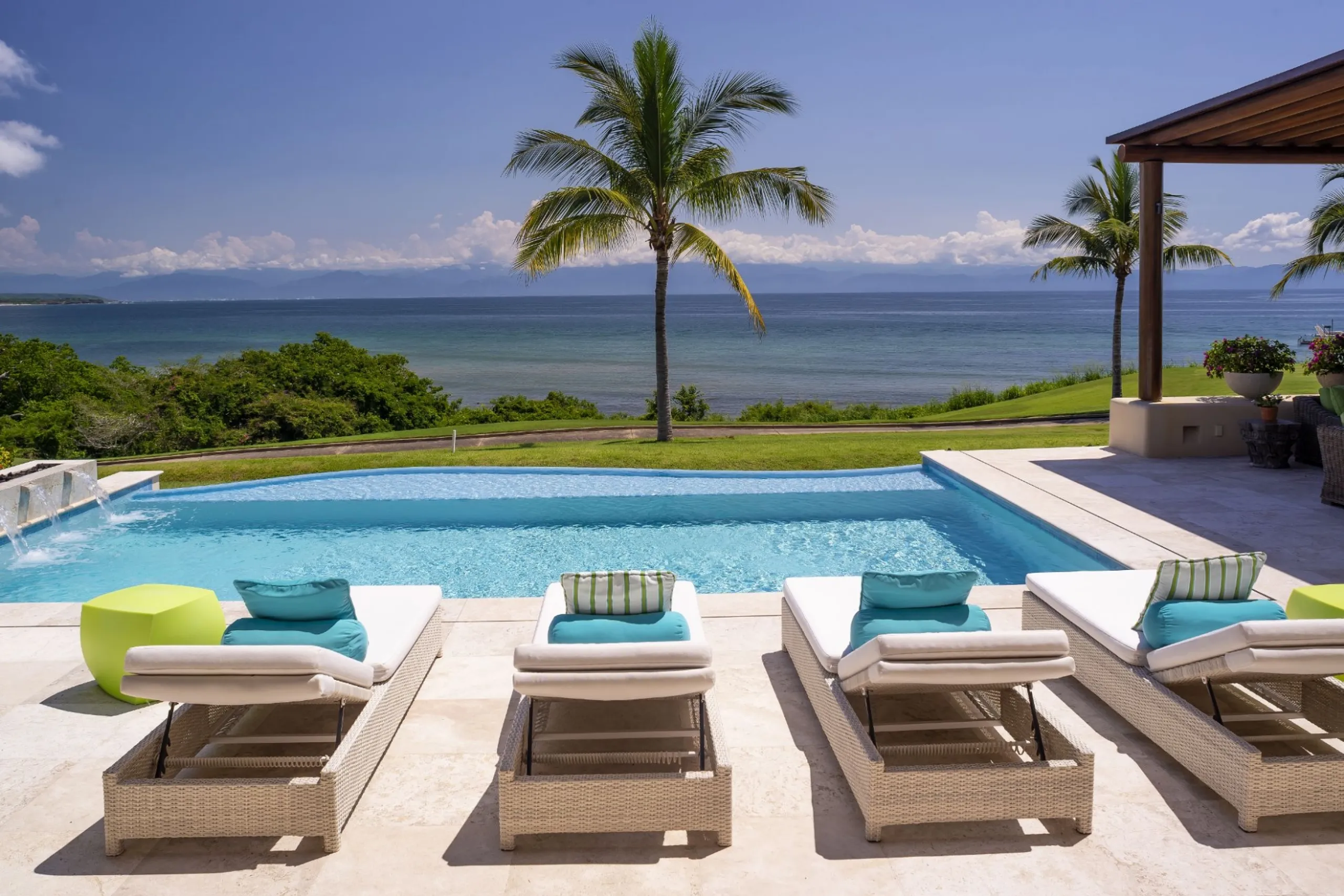 Breathtaking El Encanto Villa in Punta Mita with Private Pool, Ocean Views & Golf Course Access — photograph 4