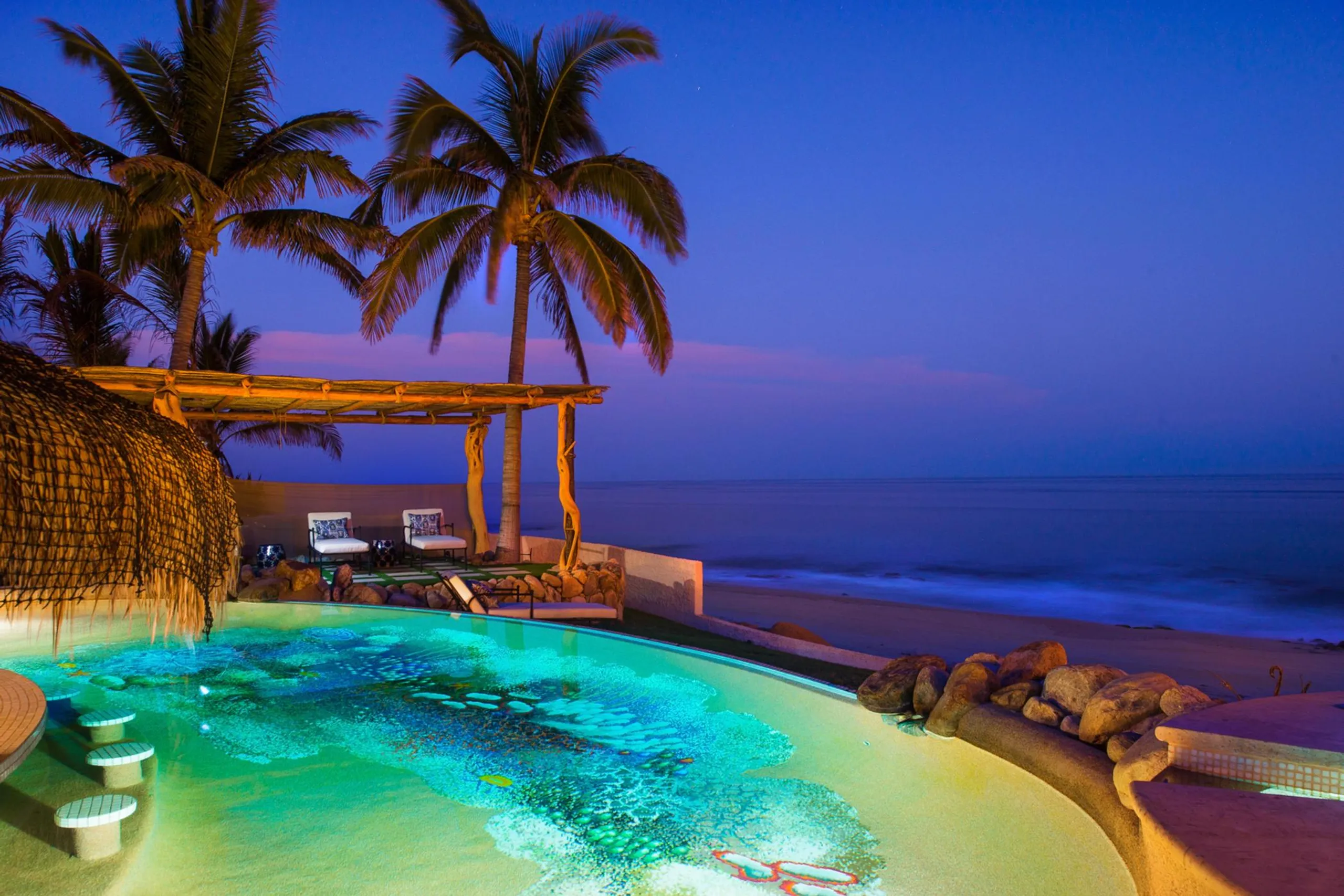 Playa Tortuga Beachfront Oasis Estate with Pool and Amazing Views in East Cape