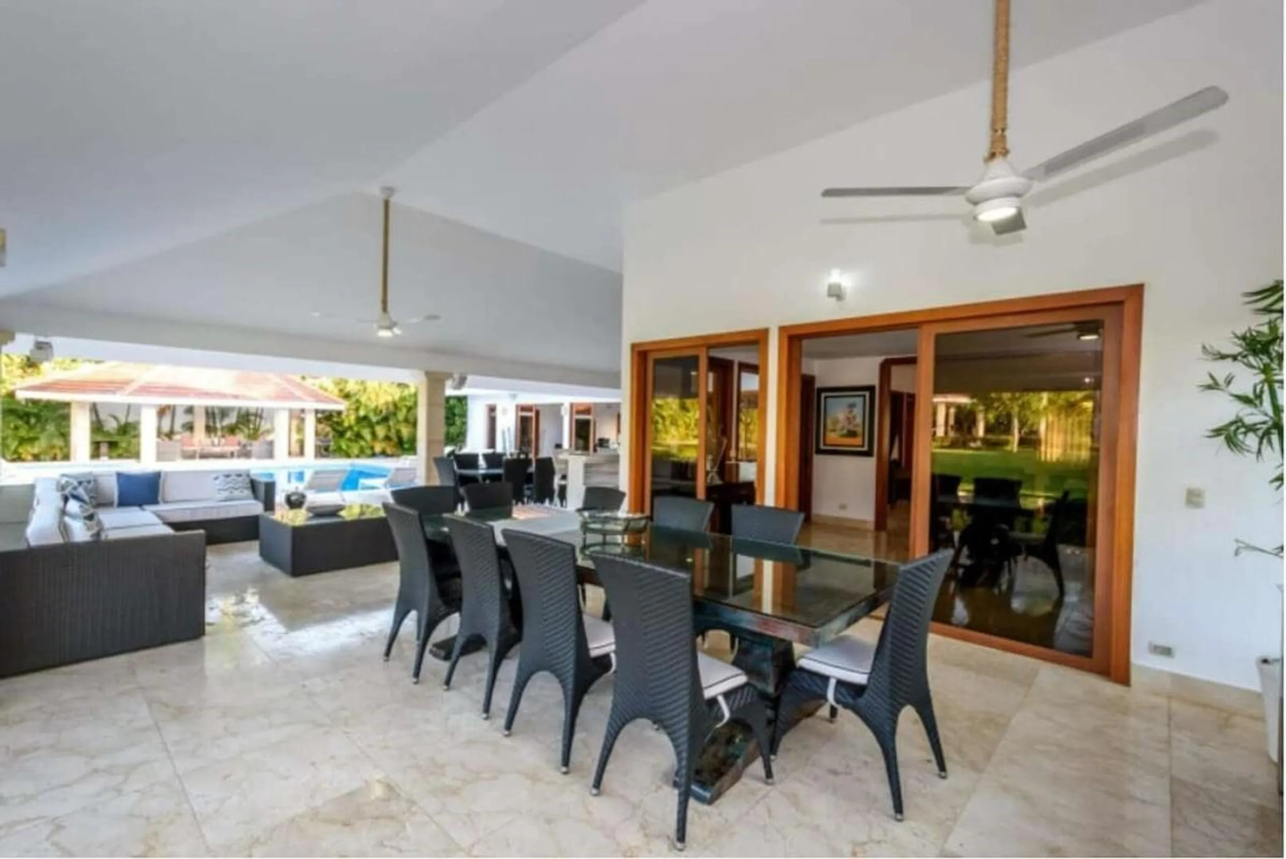 Discover Tranquillity and Rejuvenation with This Villa with Panoramic Mountain Vista Await — photograph 8
