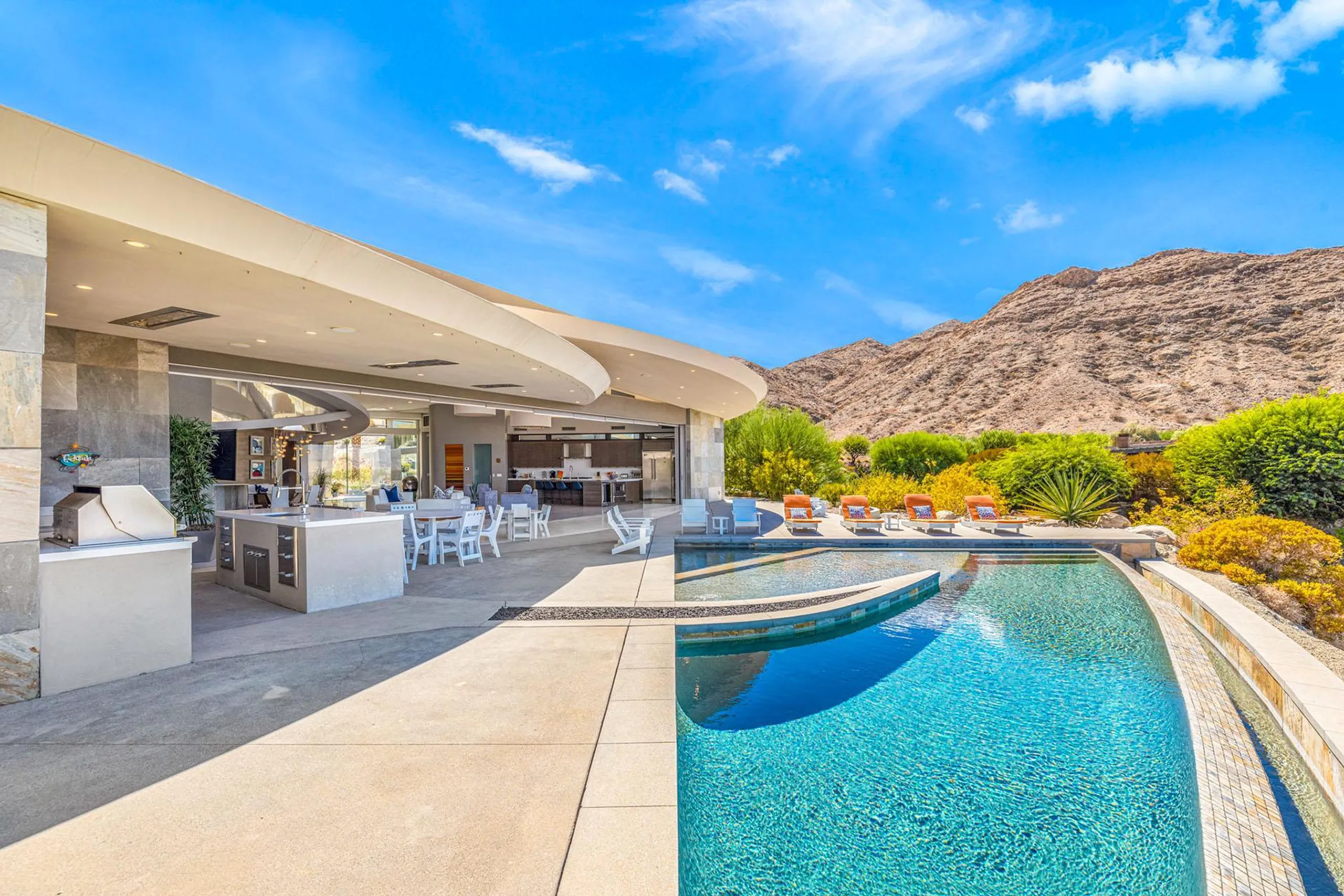 Rancho Mirage Architectural Modern Estate with Infinity Pool with Incredible Views — photograph 6