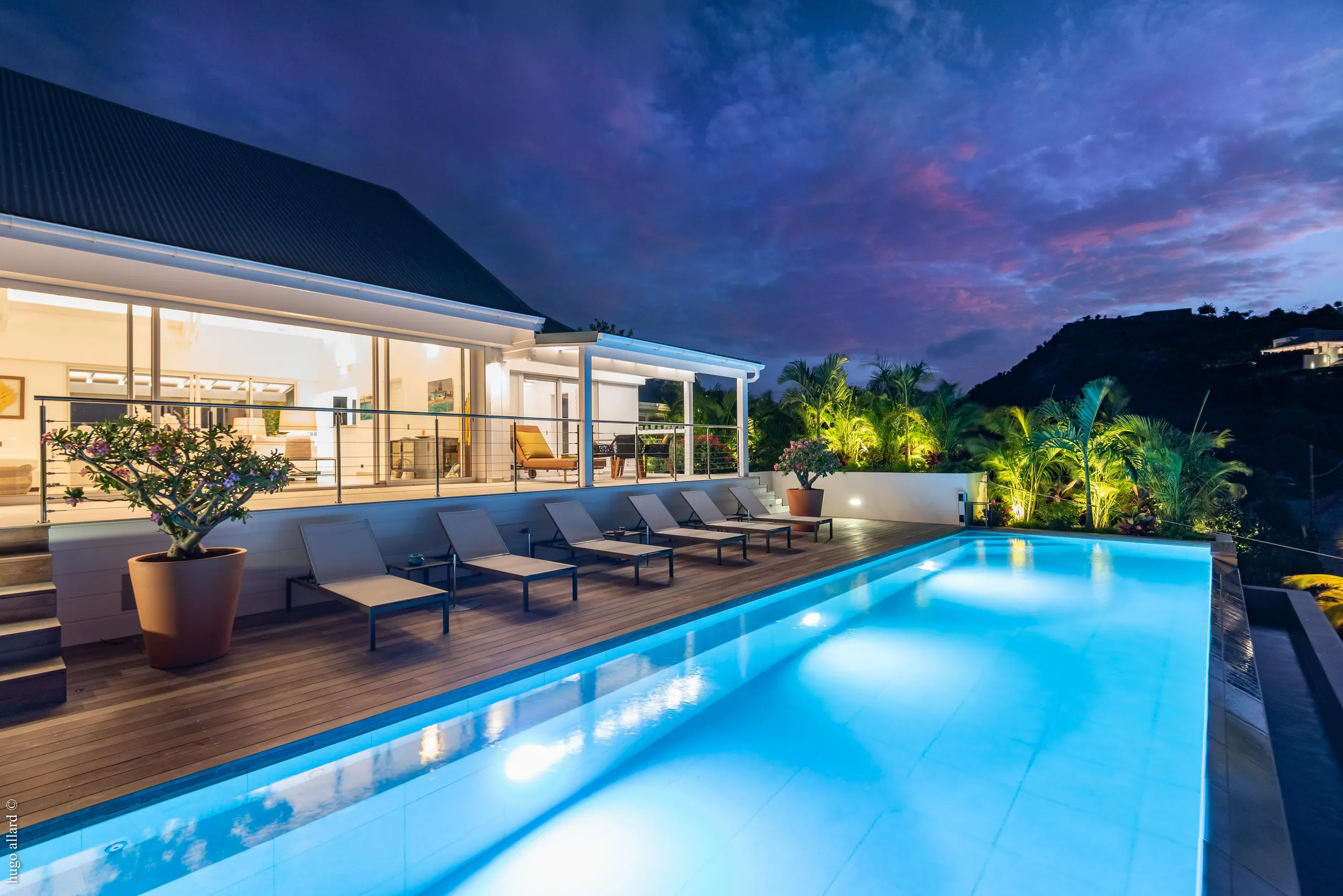 Palatial Seaview Villa with Private Pool and Backyard Grill, Petite Saline