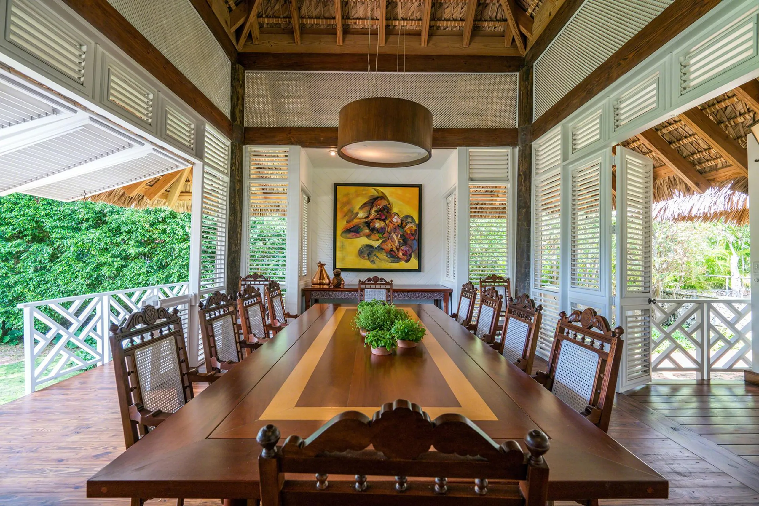 Serene Caribbean Retreat with Private Pool and Landscaped Garden — photograph 12