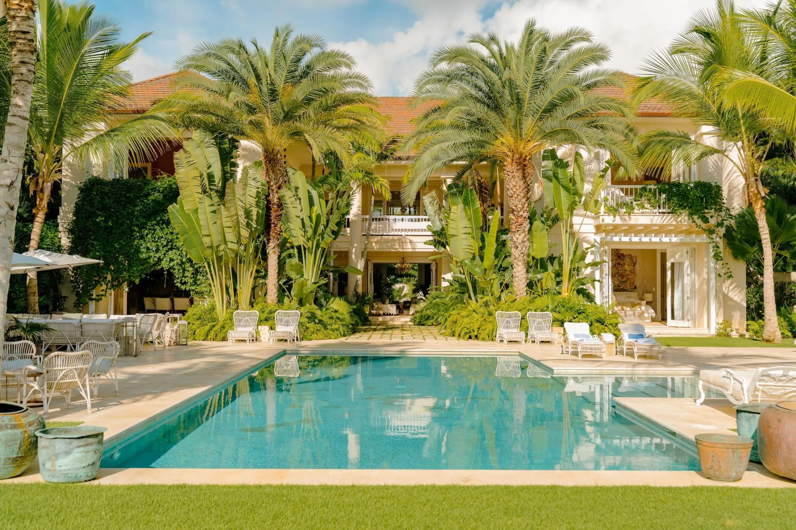 Outstanding Higuey Villa with Rejuvenating Pool and Stunning Views, Higuey