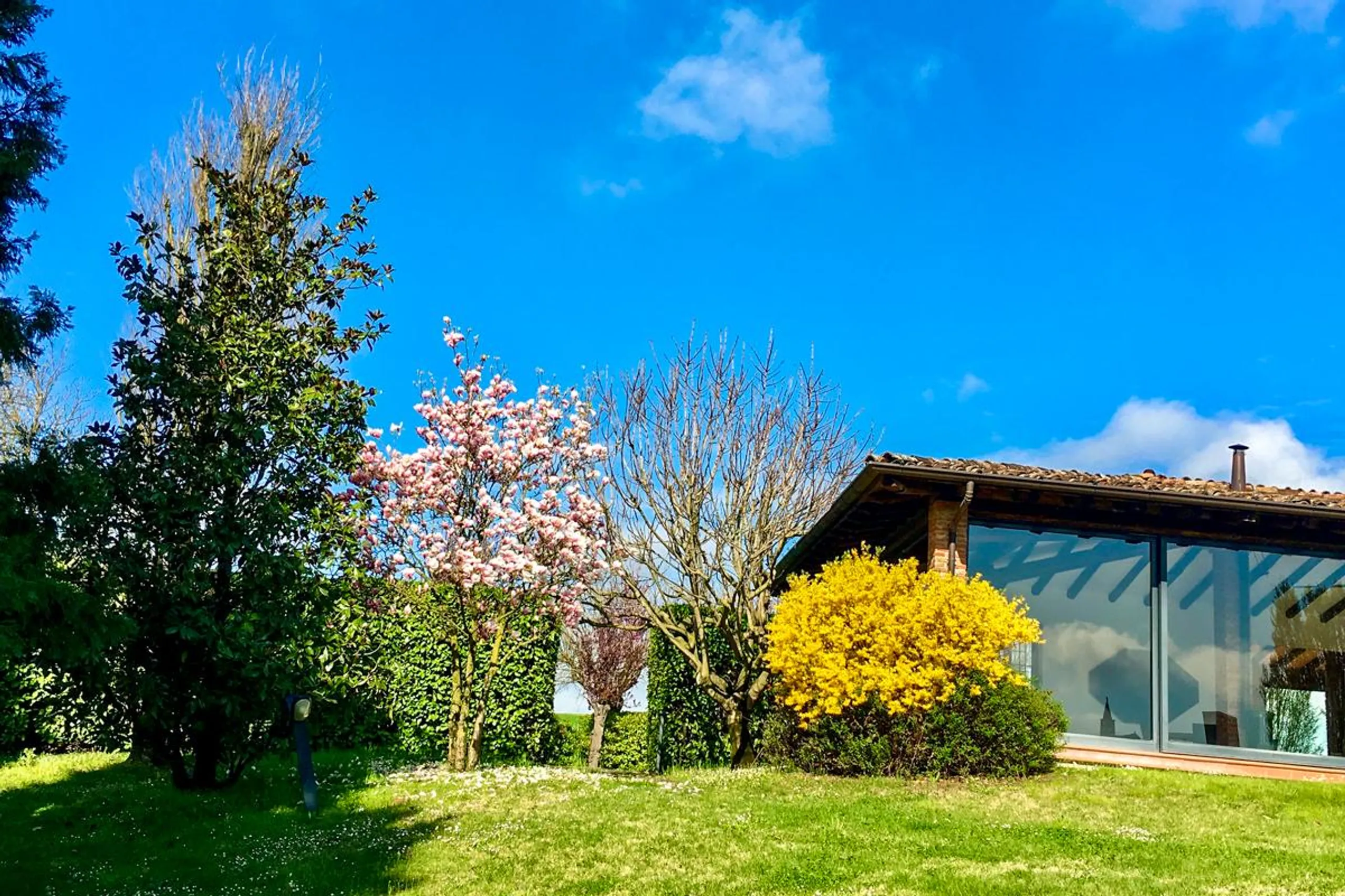 First-class Historic Villa with Pool and Panoramic Views of the Val Luretta — photograph 6