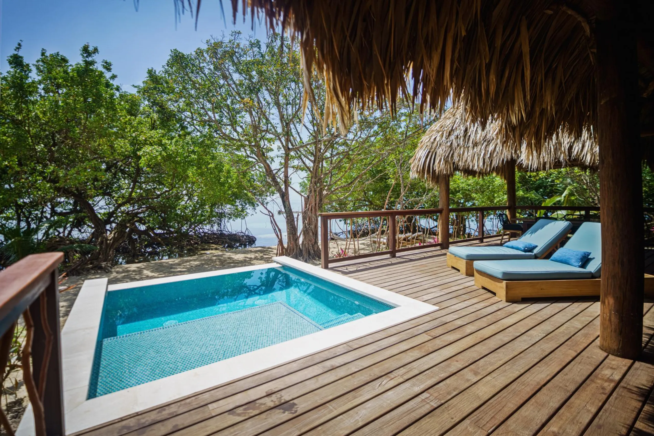Ultra-Private Belize Island Villa with Pool, Reef Views & All-Inclusive Services — photograph 8