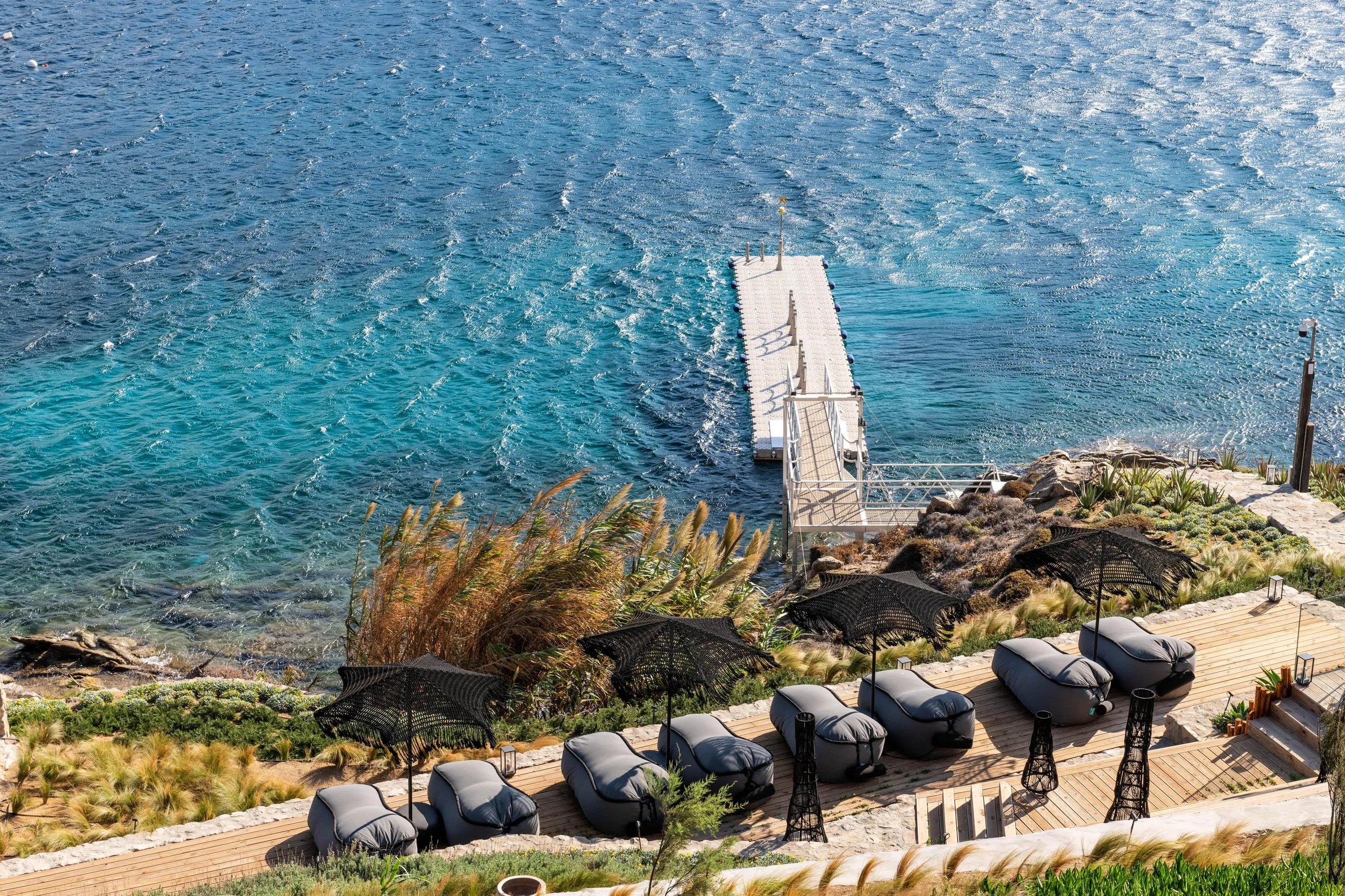 Enchanted Luxury Villa with 6BR, Captivated Ocean Front Retreat — photograph 8