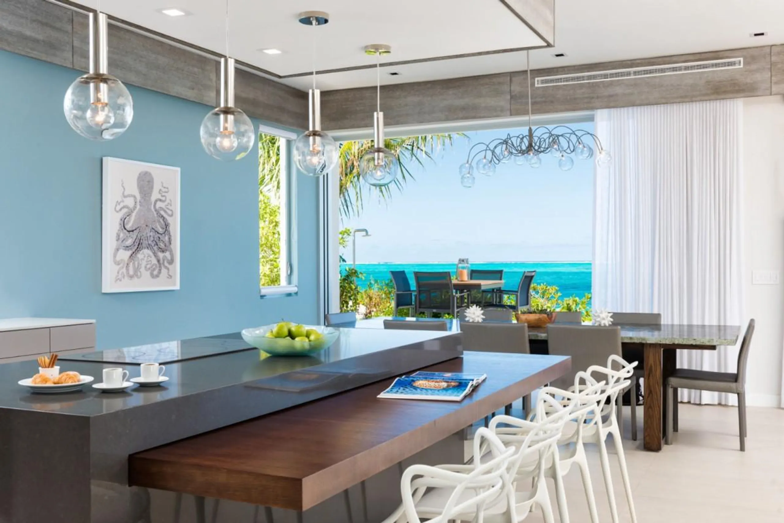 Contemporary Modern Beachfront Villa with Private Pool in Turks & Caicos — photograph 9