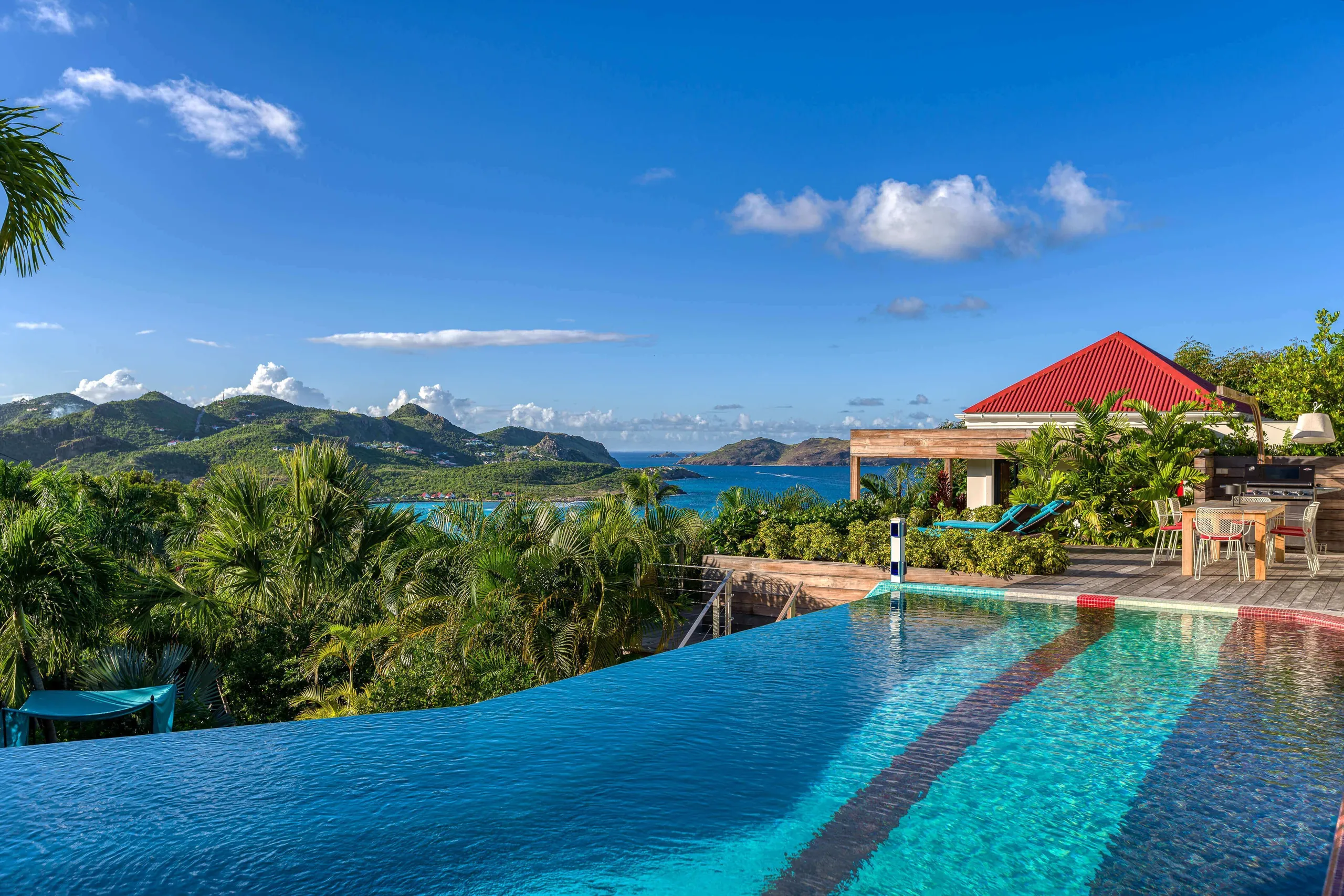 Colonial-Styled Villa with Private infinity Pool and Bay Views, St. Jean