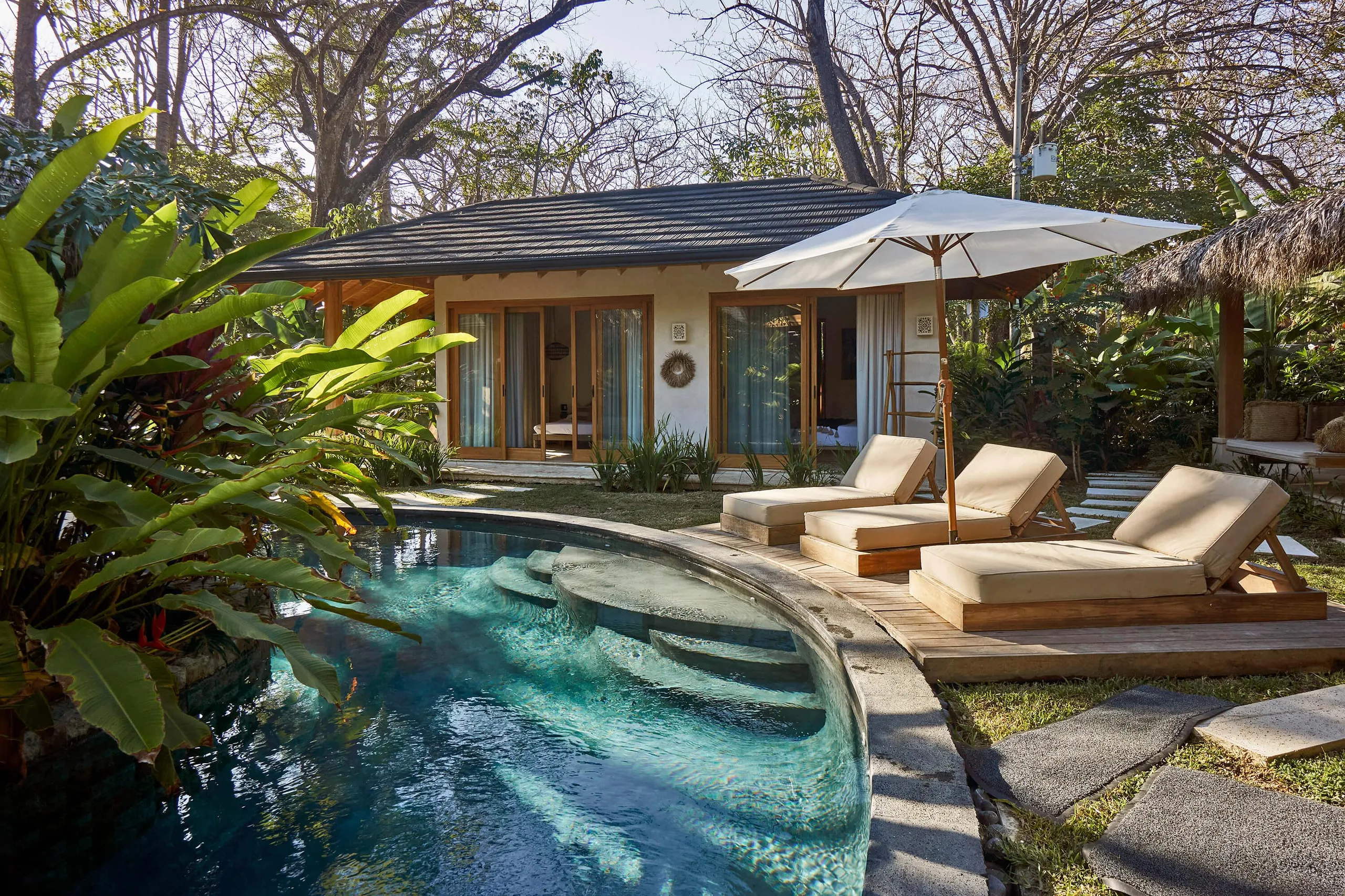 Eco-Luxe Resort-Style Compound with Pools, and Open-Air Living Spaces — photograph 4