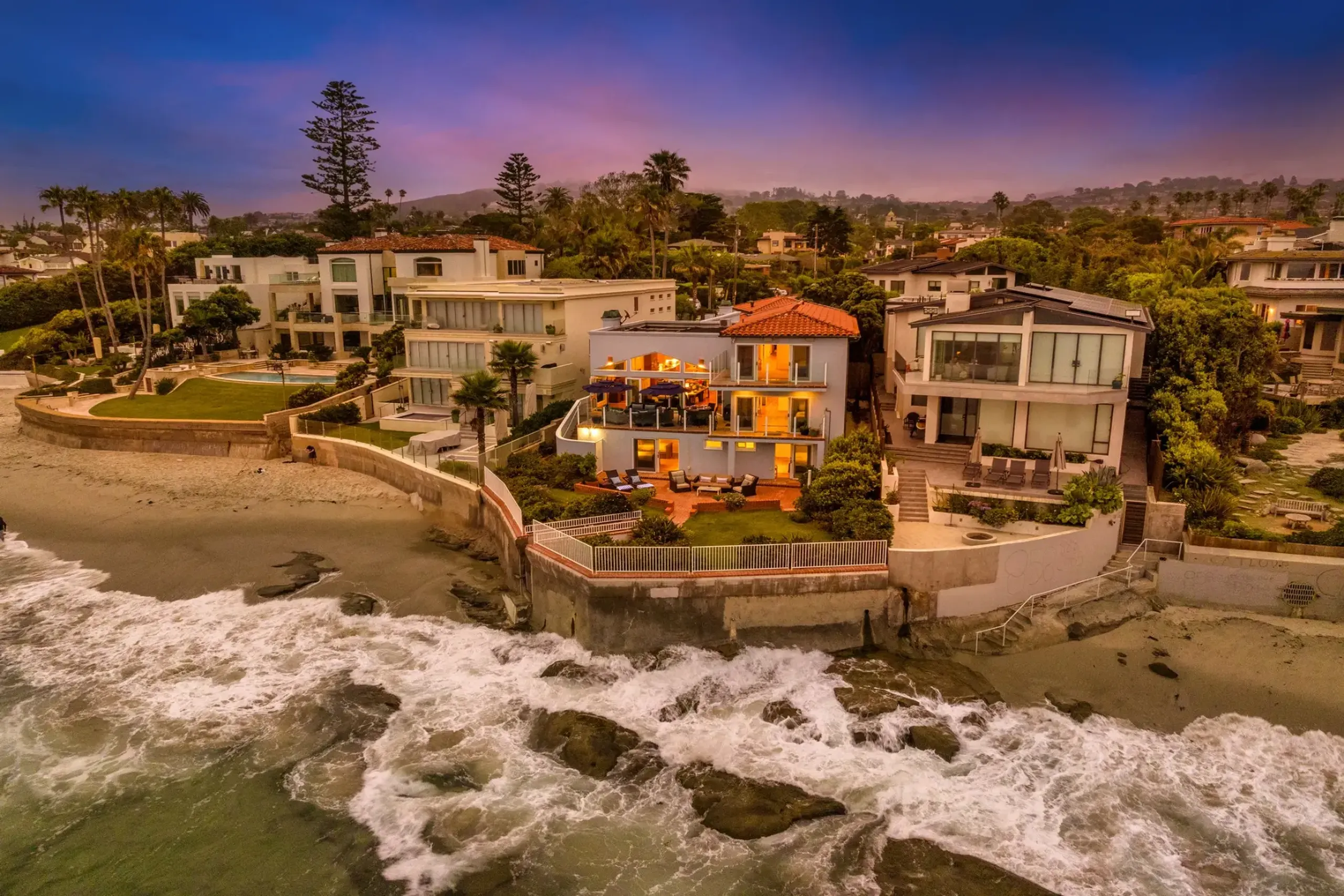 Refreshing 5 Bedroom Villa with Private Pool and Beach Views — photograph 2