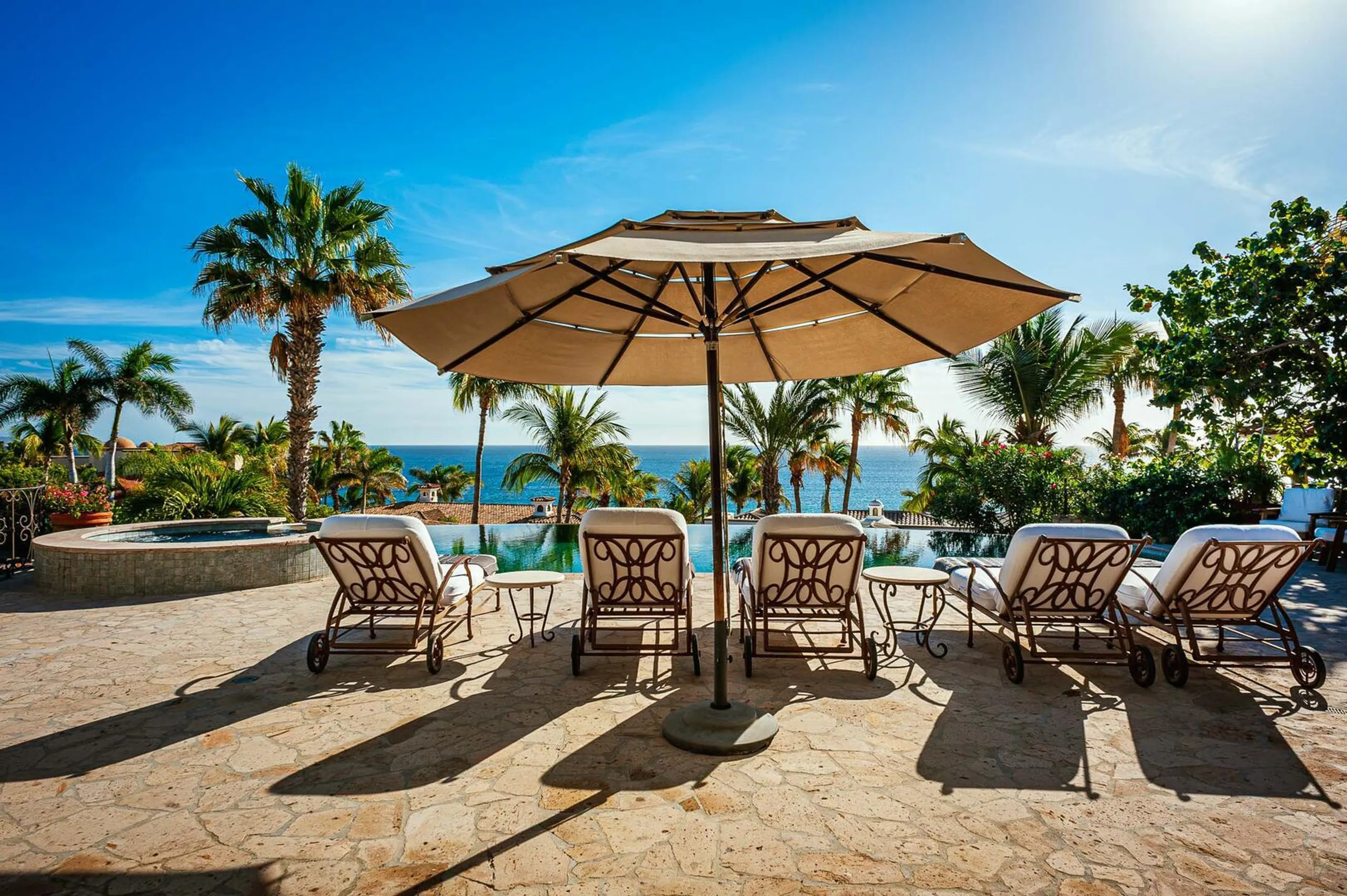Sleek Villa Haven in Palmilla Caleta with Infinity Pool and Spectacular Sea of Cortez Vistas — photograph 5