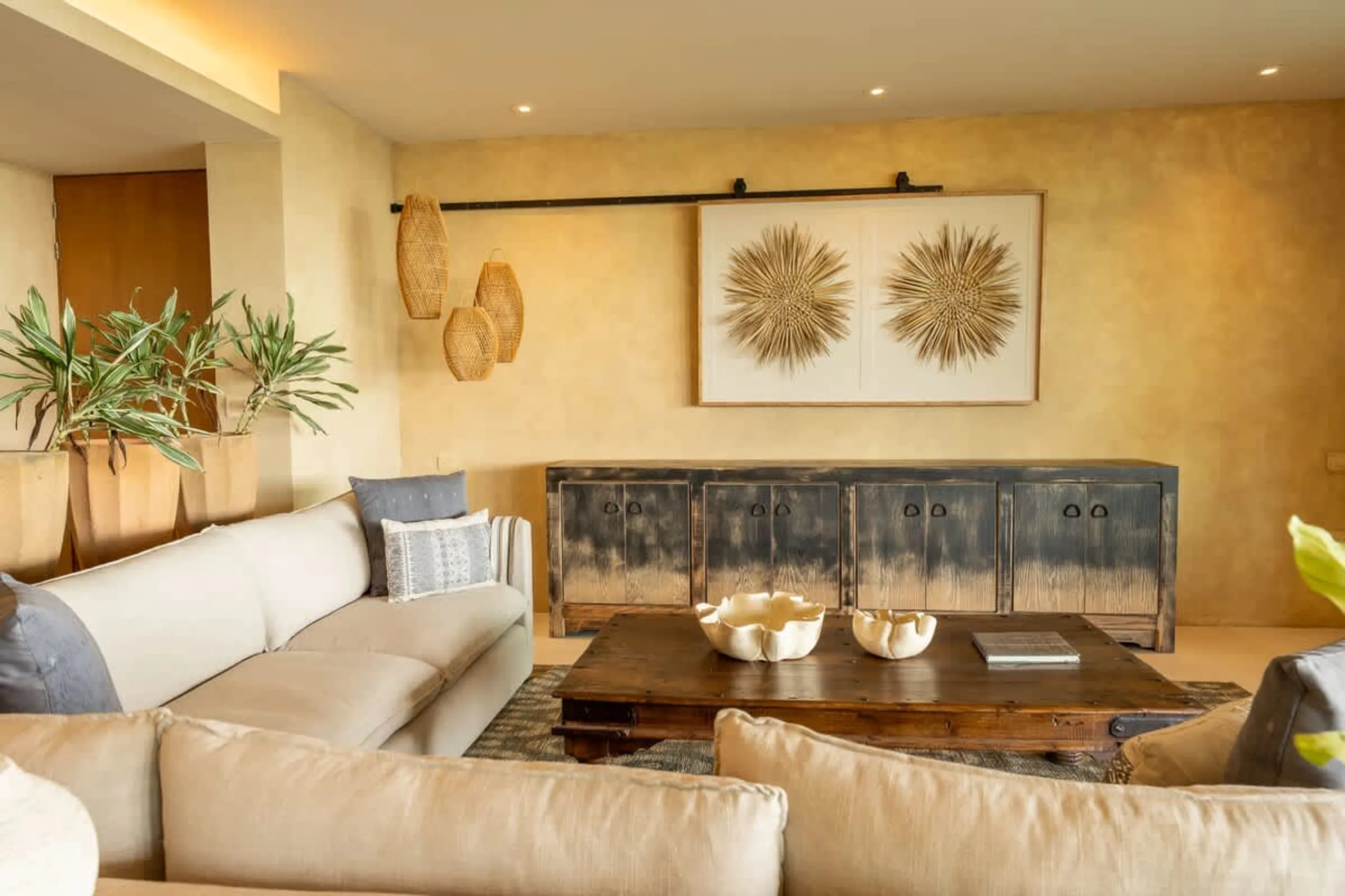 Airy and Spacius Contemporary Villa with Pool and Premier Golf Access — photograph 7