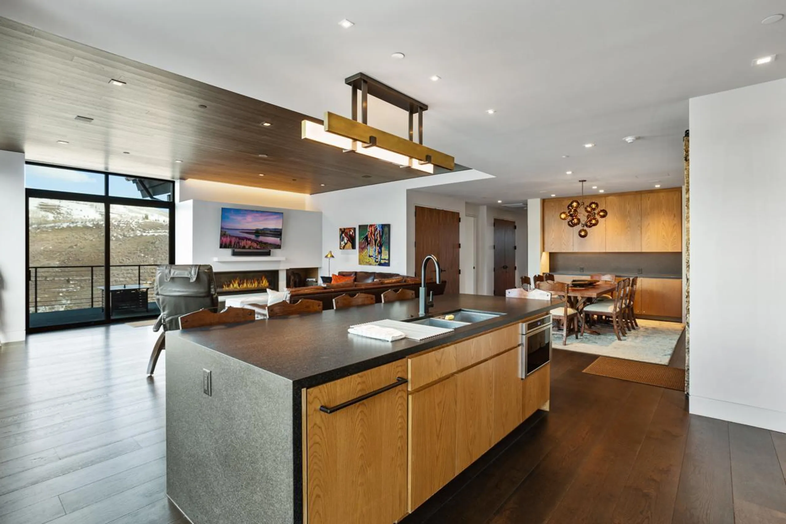 Park City Penthouse Retreat with Incredible Mountain Views — photograph 9