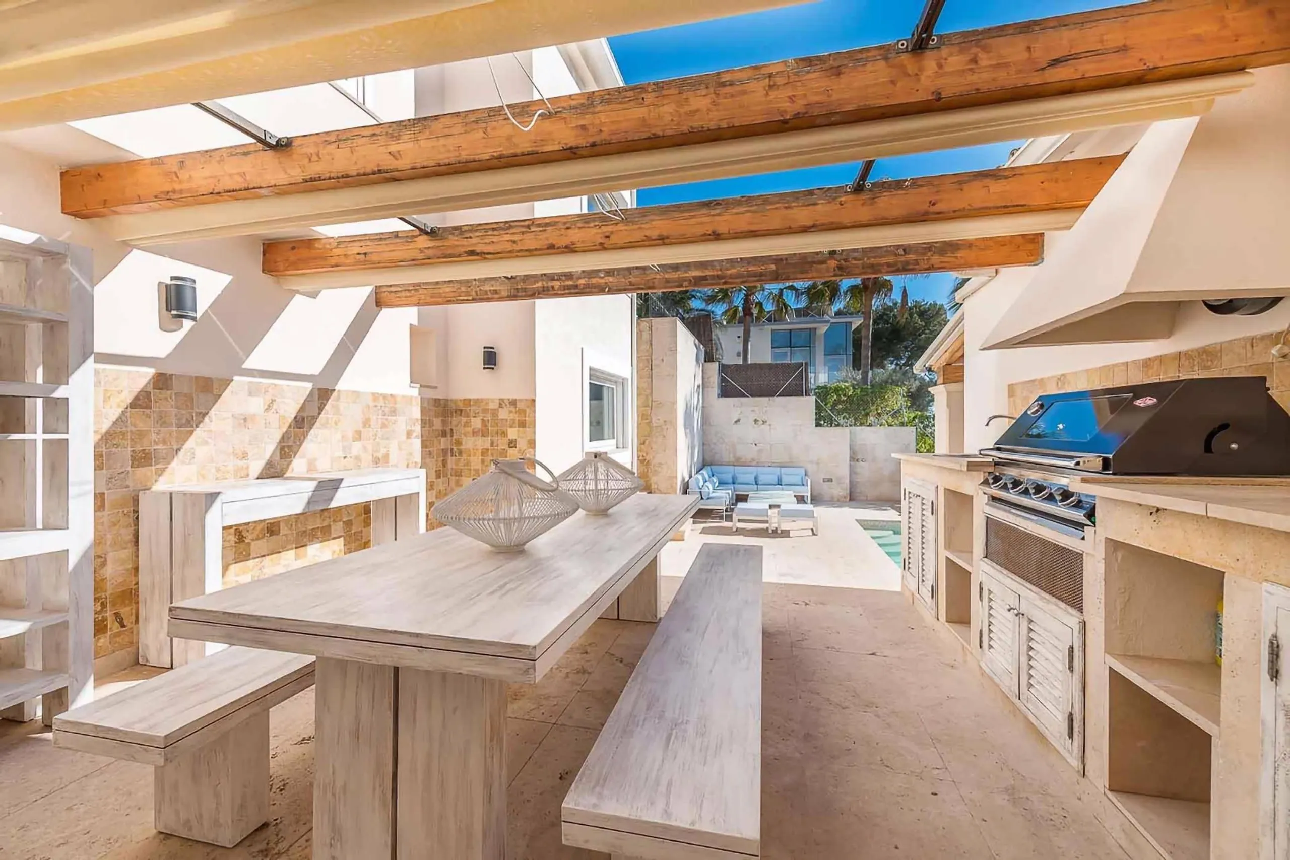 Escape to Paradise  Luxury Villa with Ocean Views and Poolside Bliss — photograph 12