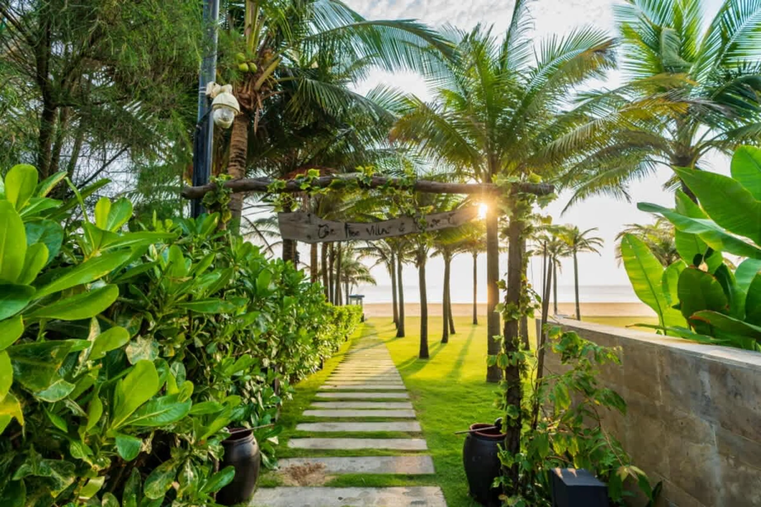 Seaside Golf Haven with Private Infinity Pool and Ocean Views — photograph 3