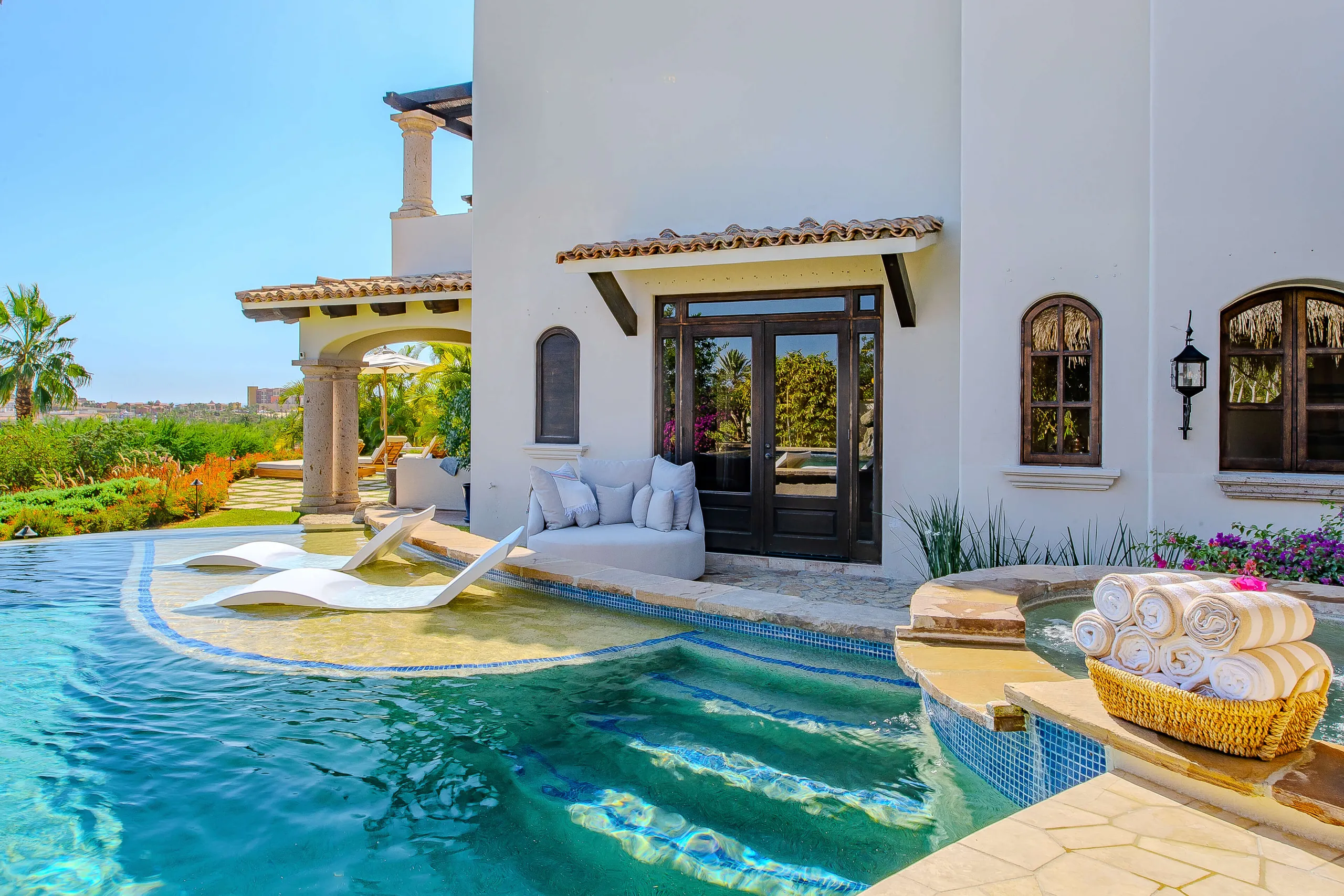 Stunning Beachfront Villa in Cabo del Sol with Private Pool, and Ocean Views — photograph 6