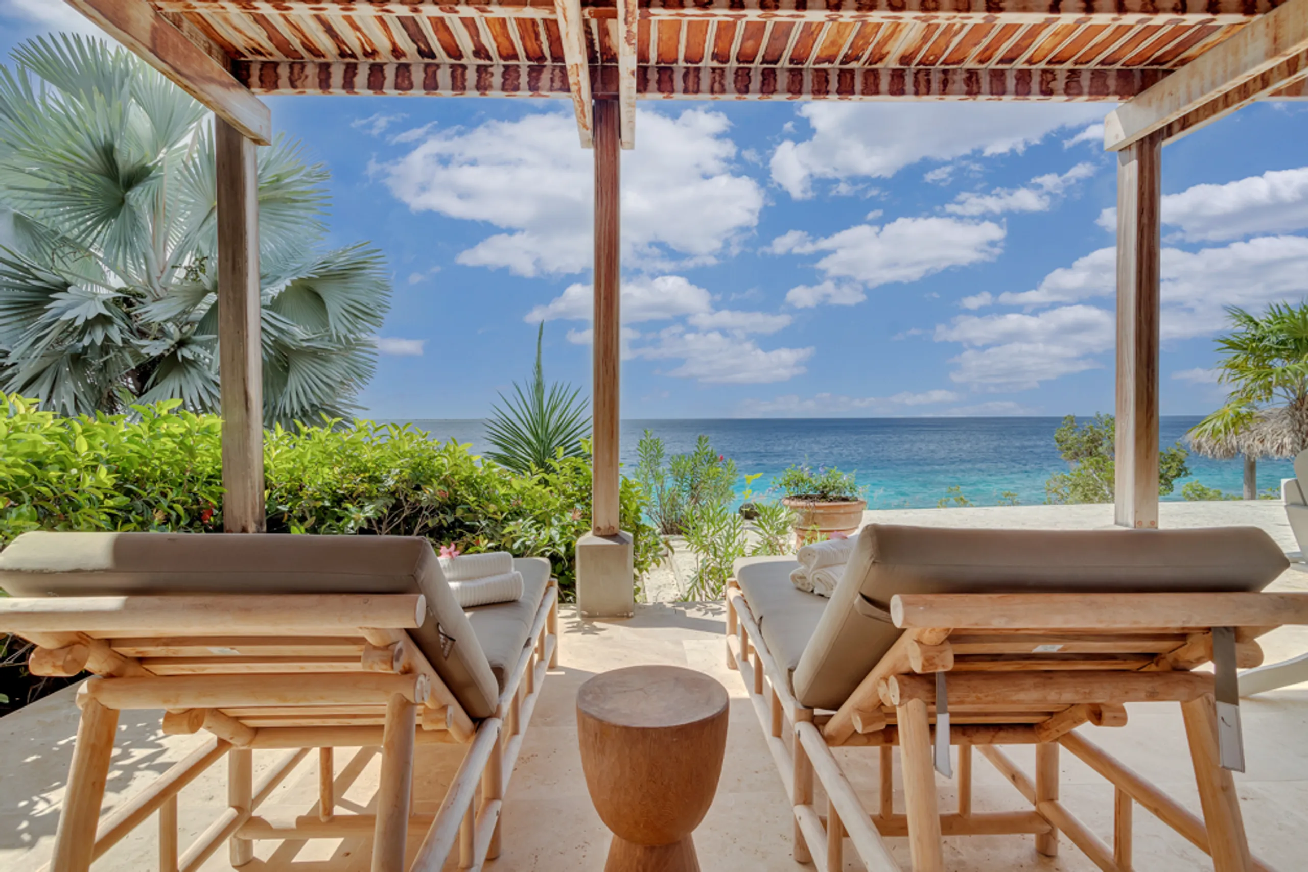 Captivating Oceanfront Villa with Private Pool and Stunning Views in Bonaire — photograph 8