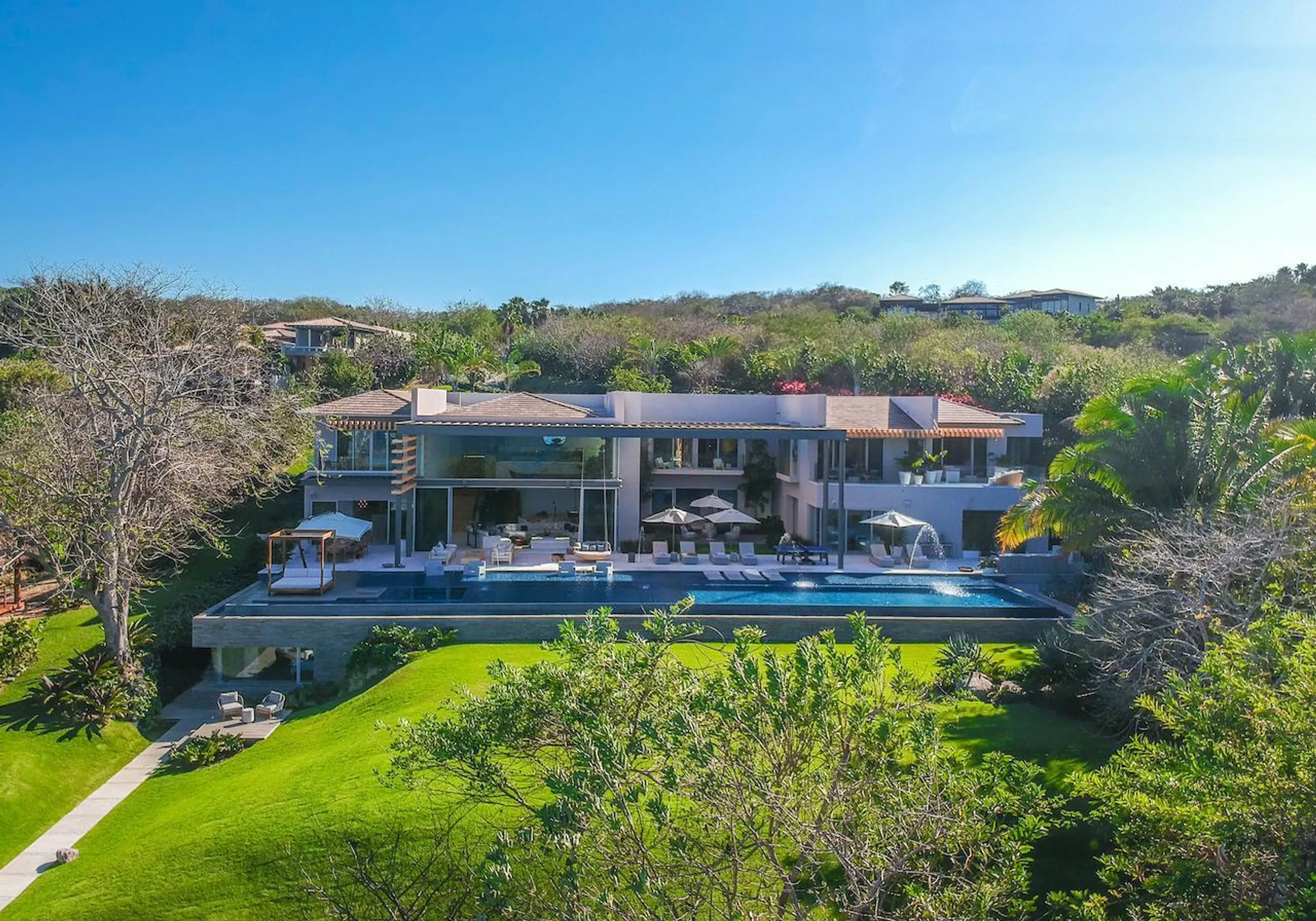 Architectural Punta Mita Estate with Large Infinity Pool and Ocean Views, Kupuri