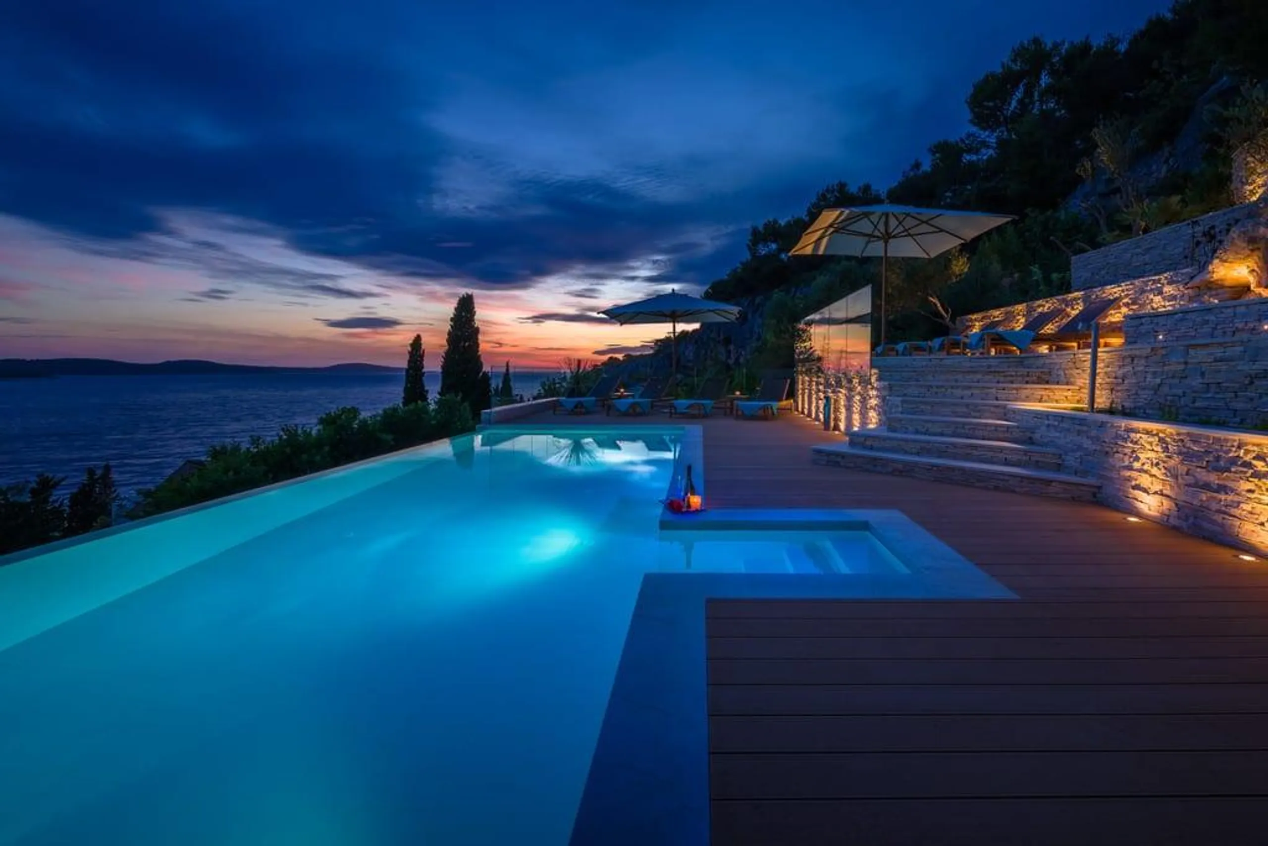 Majestic Hvar Villa with Stunning Panoramic View — photograph 2