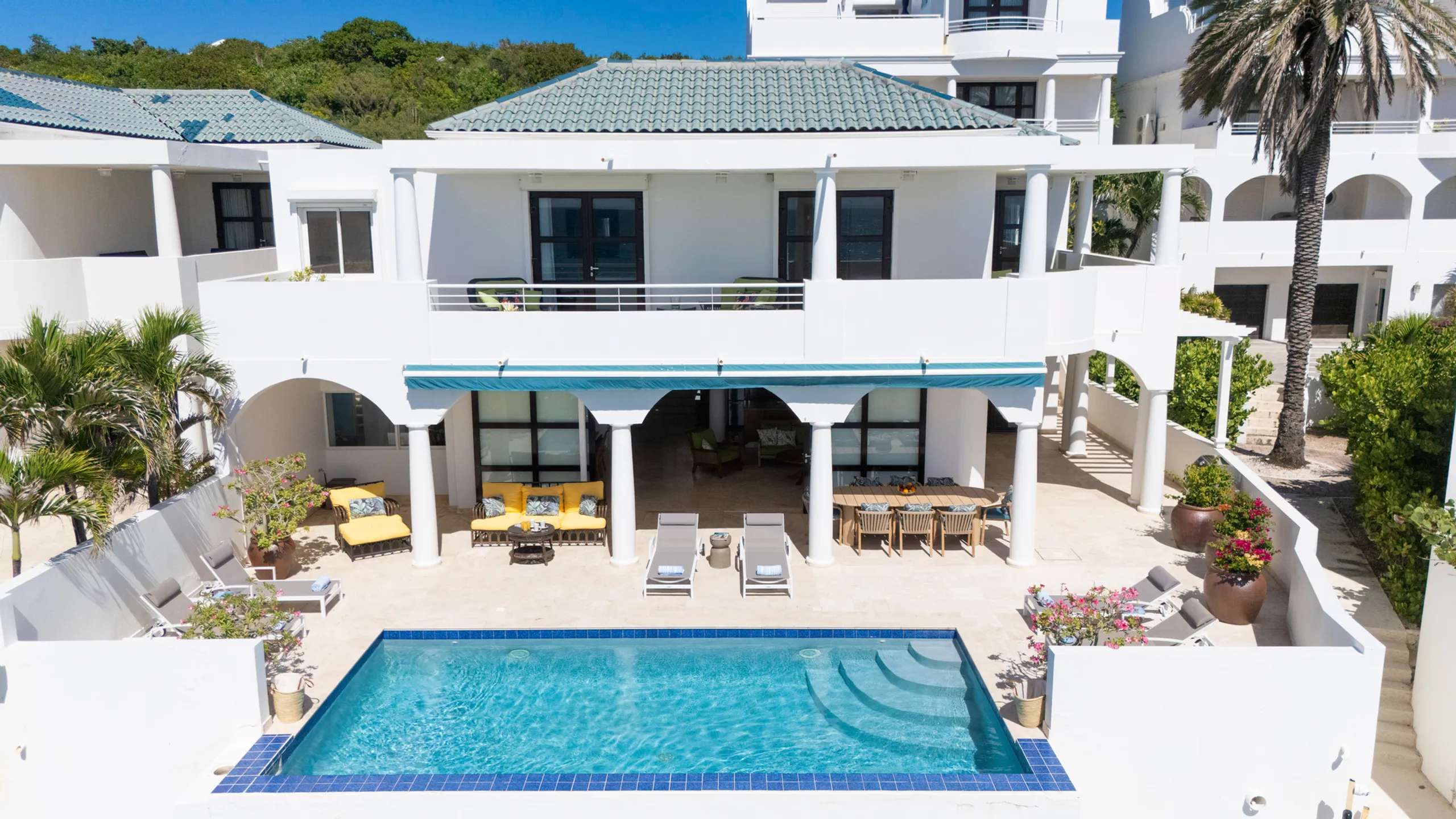 Saint Martin Light-filled Impeccably Designed Villa with Ocean View and Pool — photograph 3