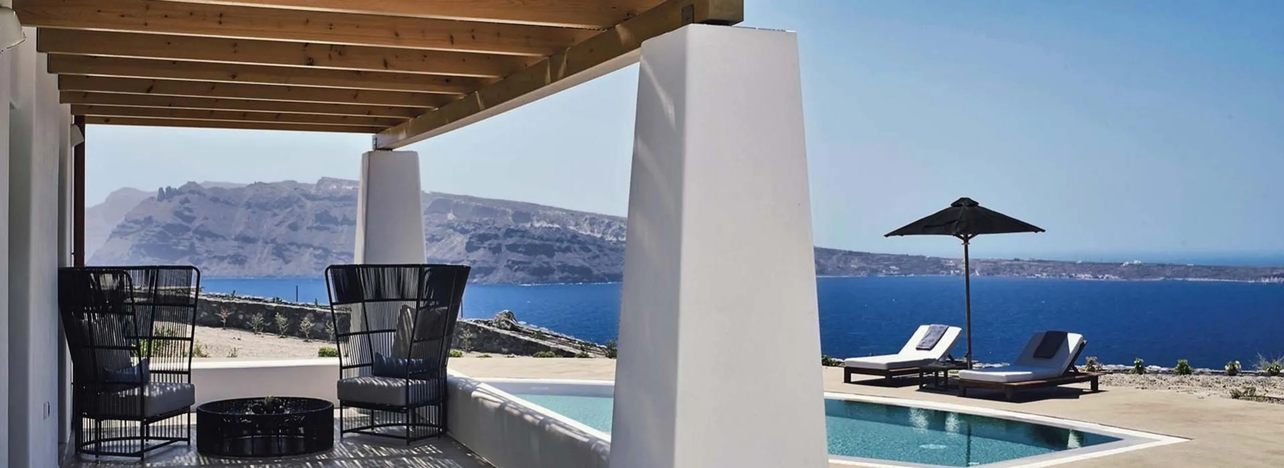 Exquisite Santorini Villa with Private Pool Terrace and Ocean Views — photograph 4