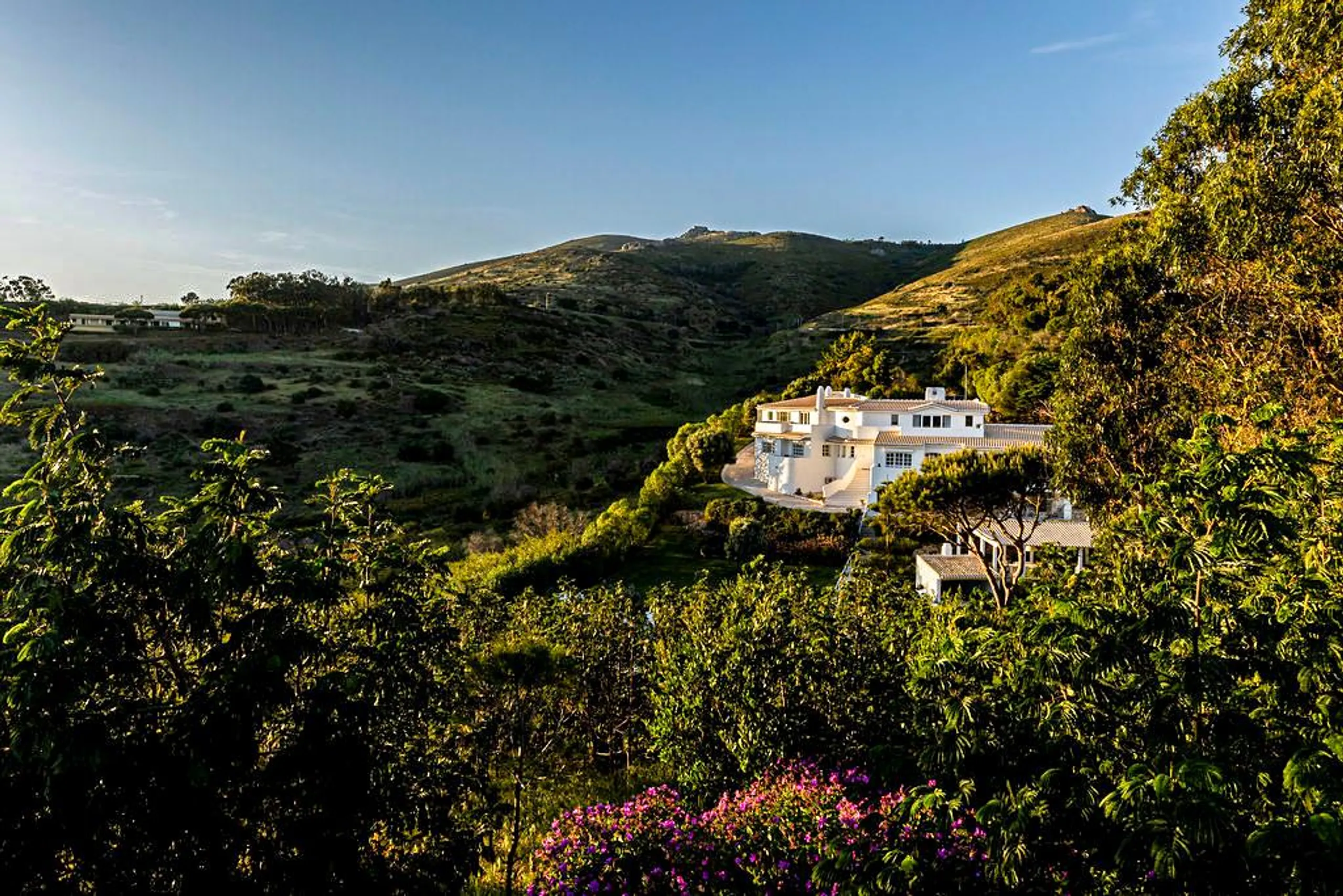 Deluxe Cozy Villa with Private Pool and Outdoor Seating, Alcabideche