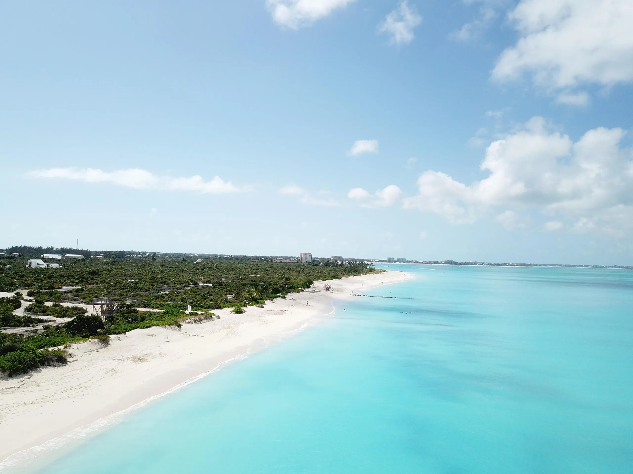 Charming Grace Bay Villa with Private Pool and Pristine Beachfront Views — photograph 8