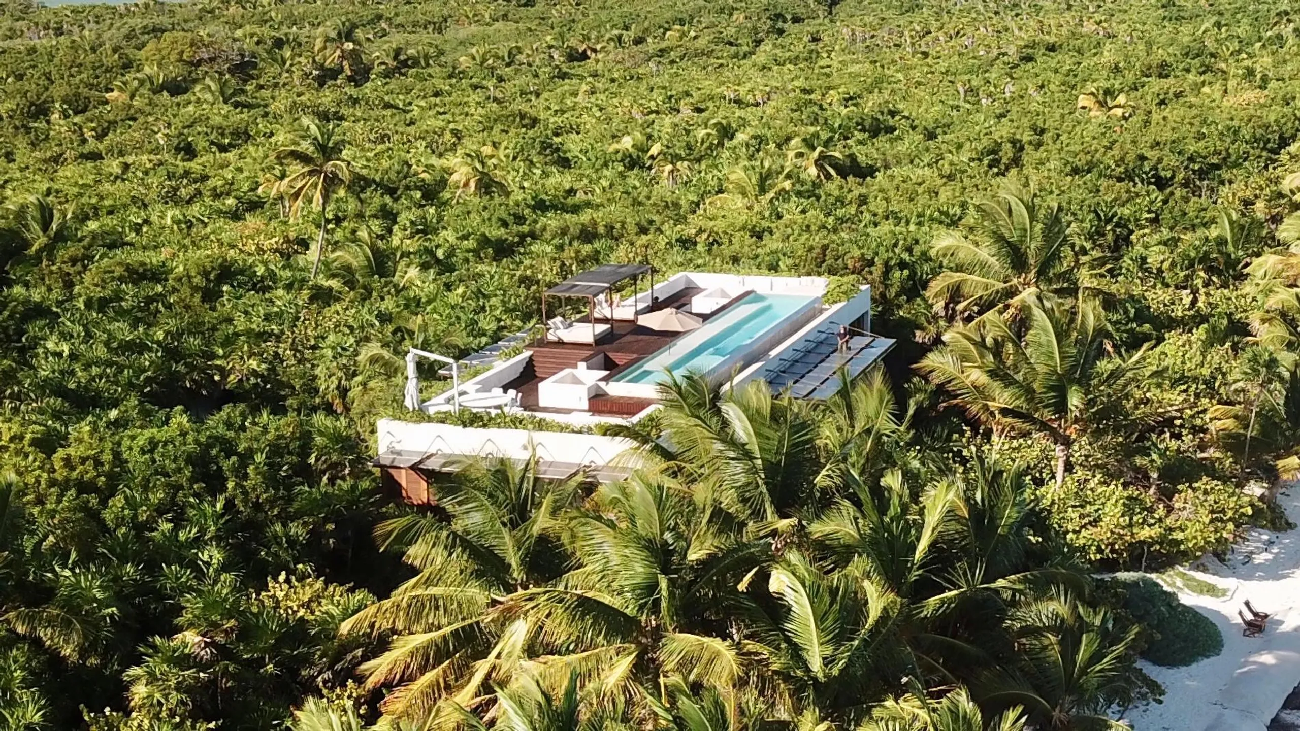 Sian Ka'an Luxury Jungle Eco-Estate with Rooftop Pool and Panoramic Ocean Views — photograph 8