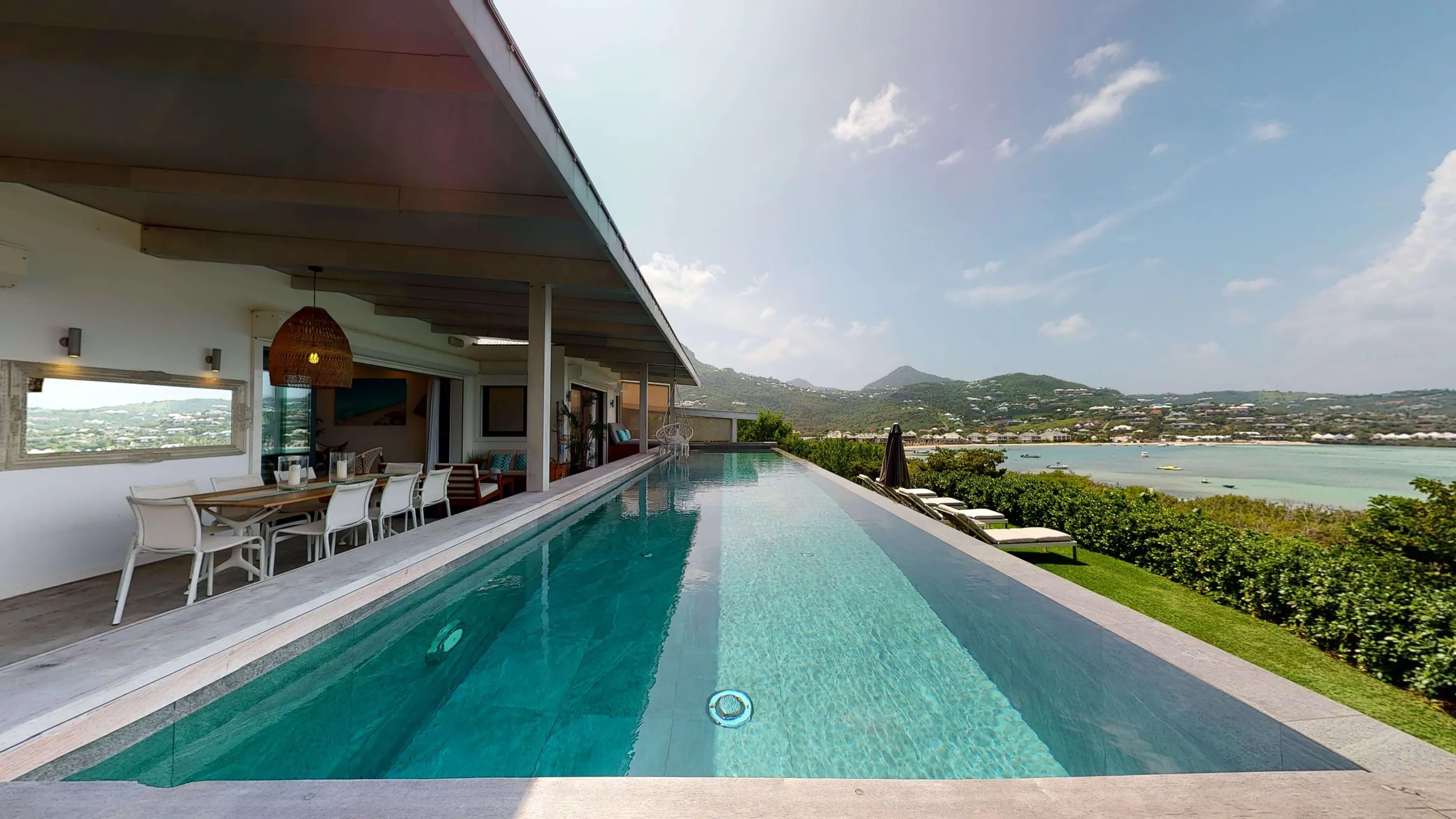 Breathtaking Ocean View Oasis with Infinity Pool and Stunning Ocean Views — photograph 11