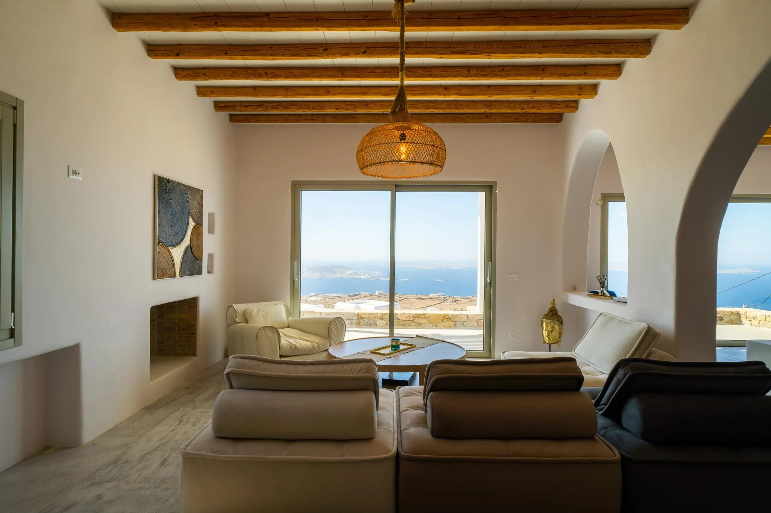 Exquisite Mykonos Estate with Infinity Pool and Ocean Views — photograph 7