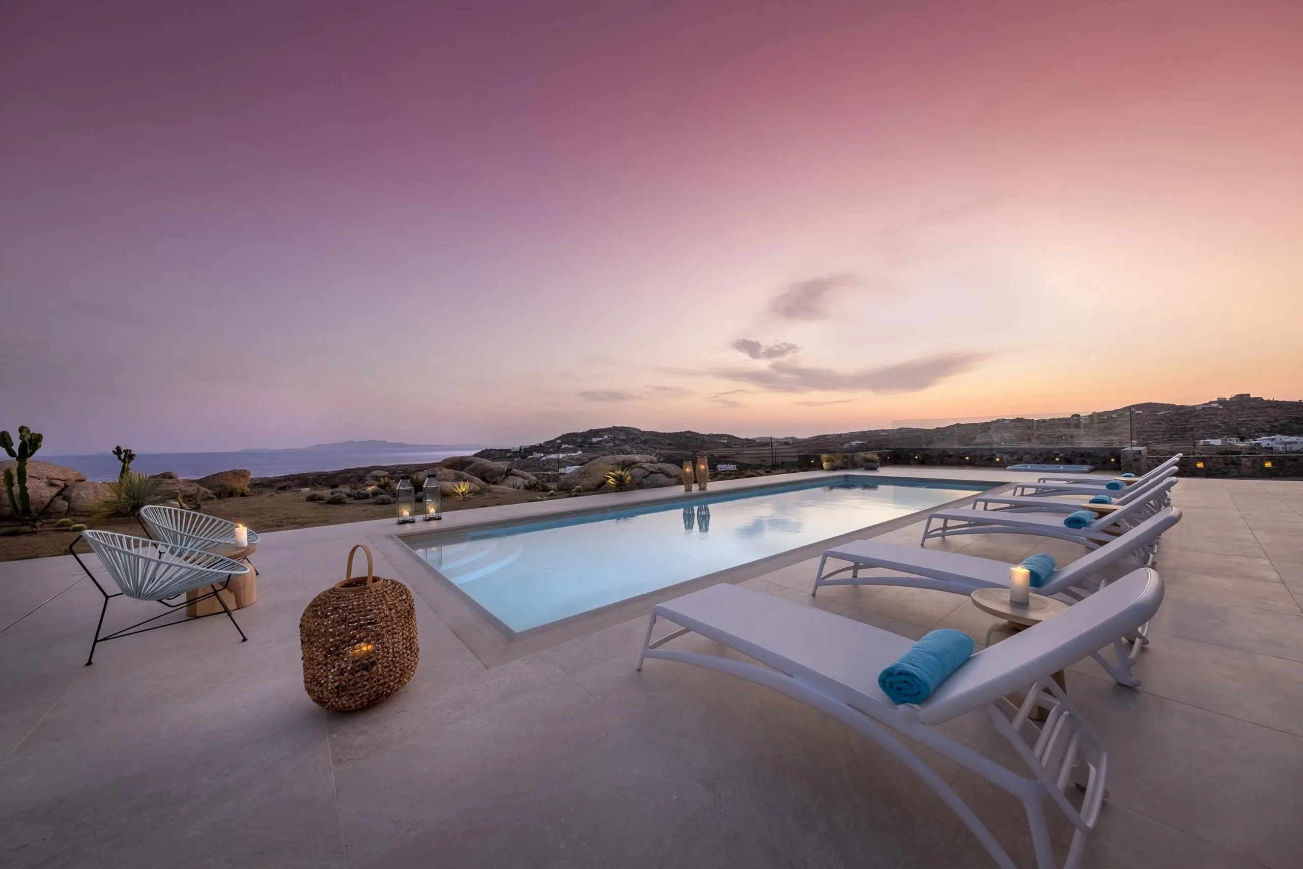 Superb Mykonos Villa with Private Pool and Jacuzzi, South Aegean