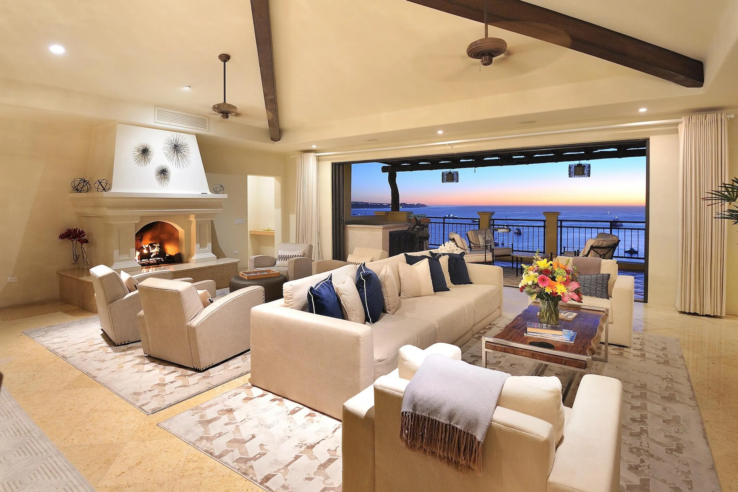 Magnificent Luxury Cabo Penthouse with Unforgettable Ocean Views — photograph 11