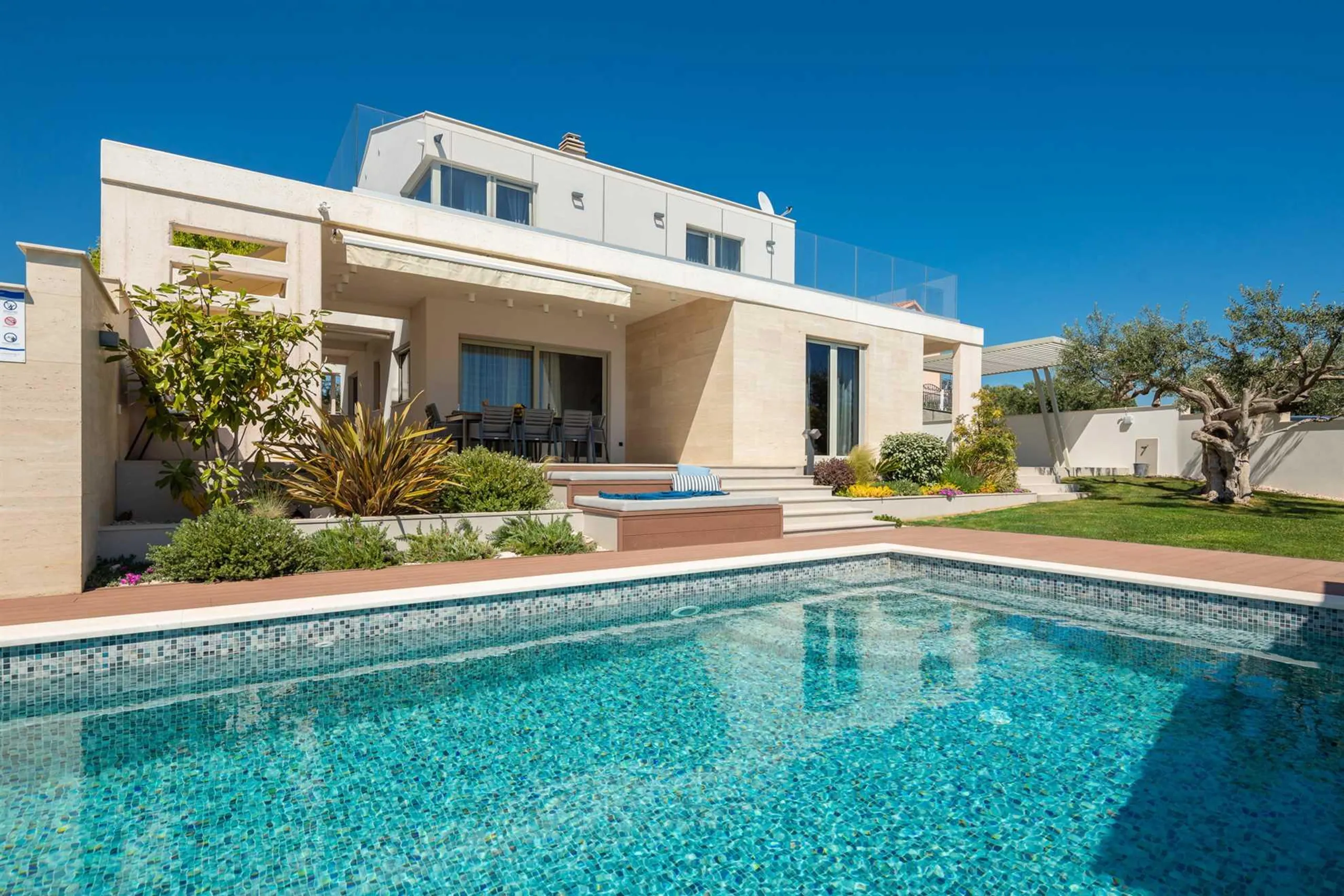 Modern Oasis with Heated Pool in Primosten and Luxurious Comfort, Primosten